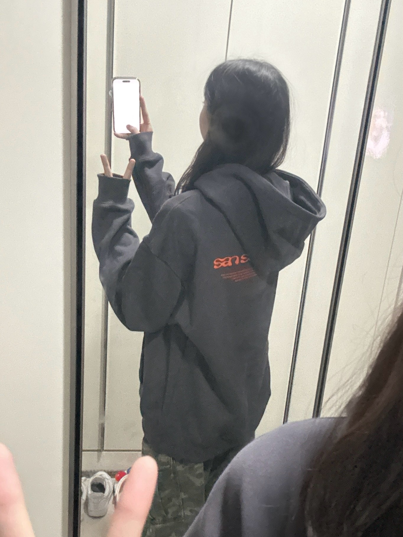 Sansan Gear Logo Hoodie Charcoal - 24SS 착용 스타일