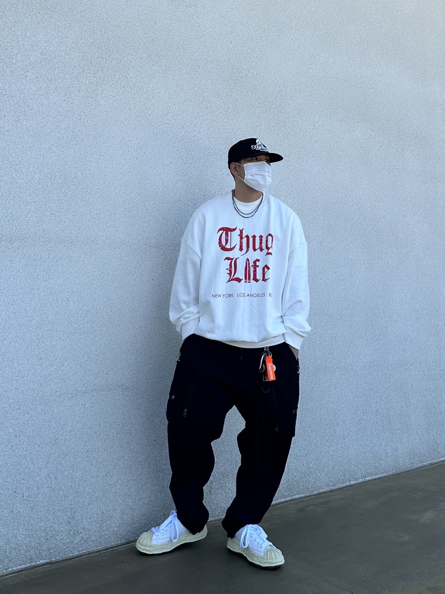 Maison Mihara Yasuhiro Blakey VL OG Sole Canvas Low-top Sneakers White, Nike ACG Cargo Pants Black 착용 스타일 - 1