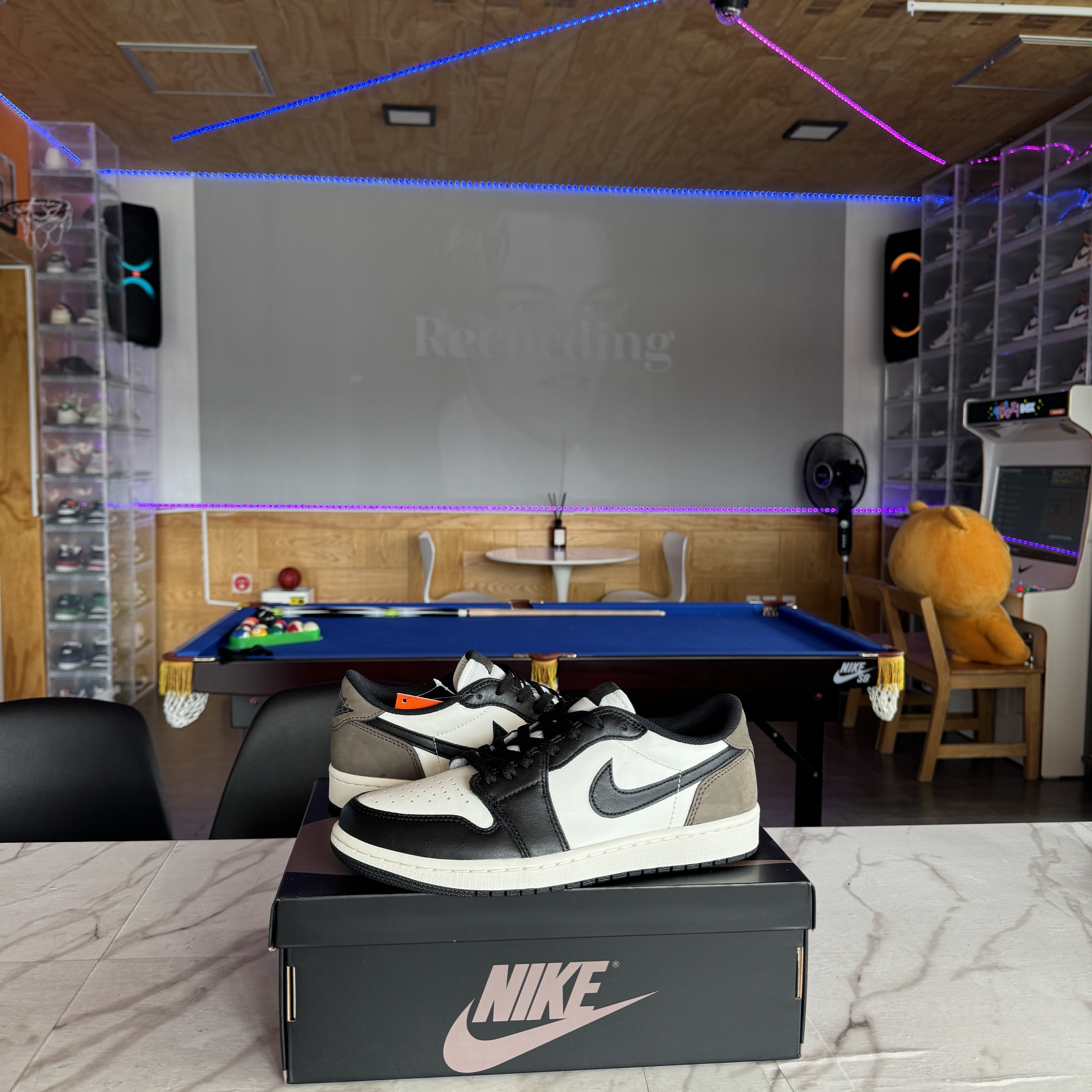 Jordan 1 Retro Low OG Mocha 착용 스타일
