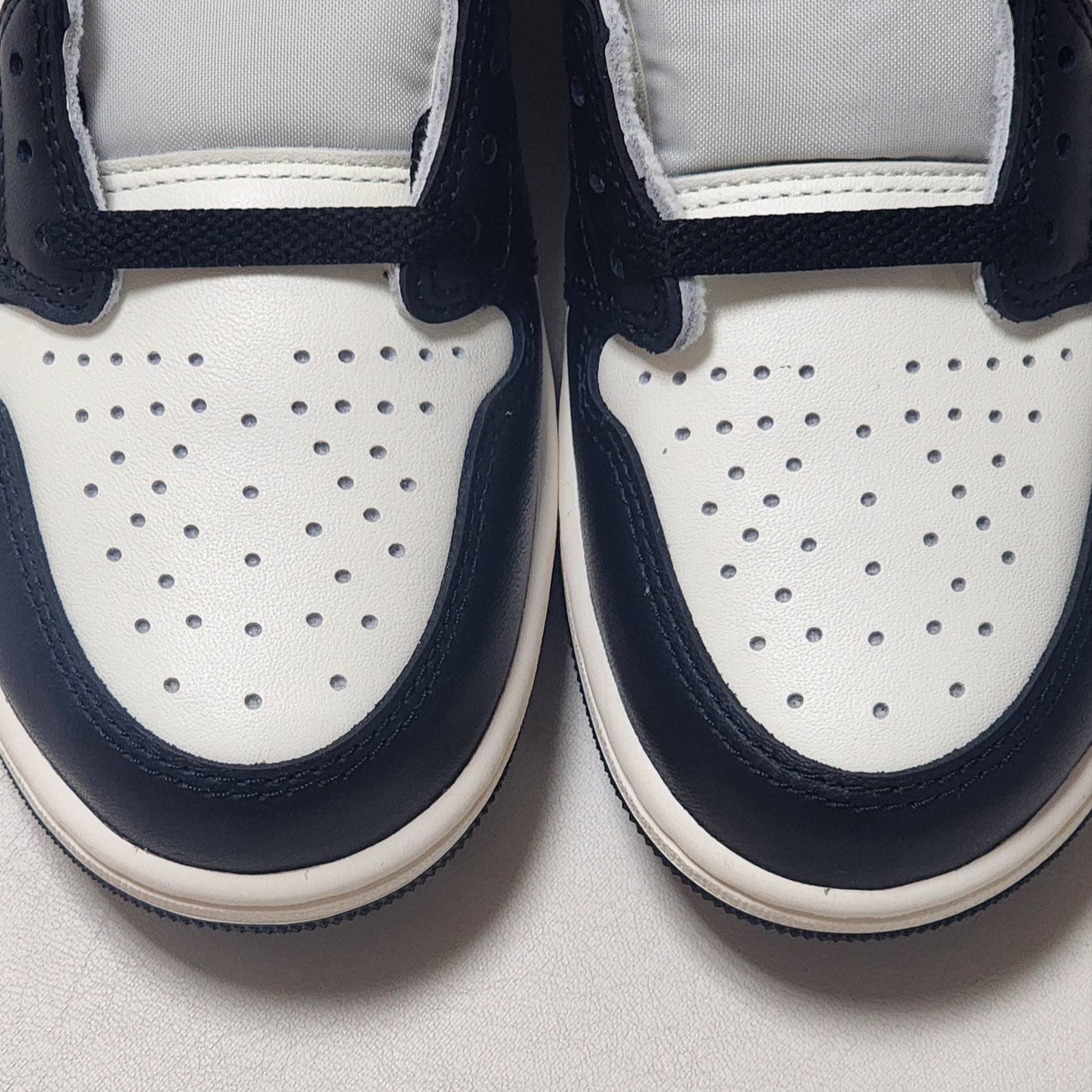 Jordan 1 Retro Low OG Mocha 착용 스타일 - 2