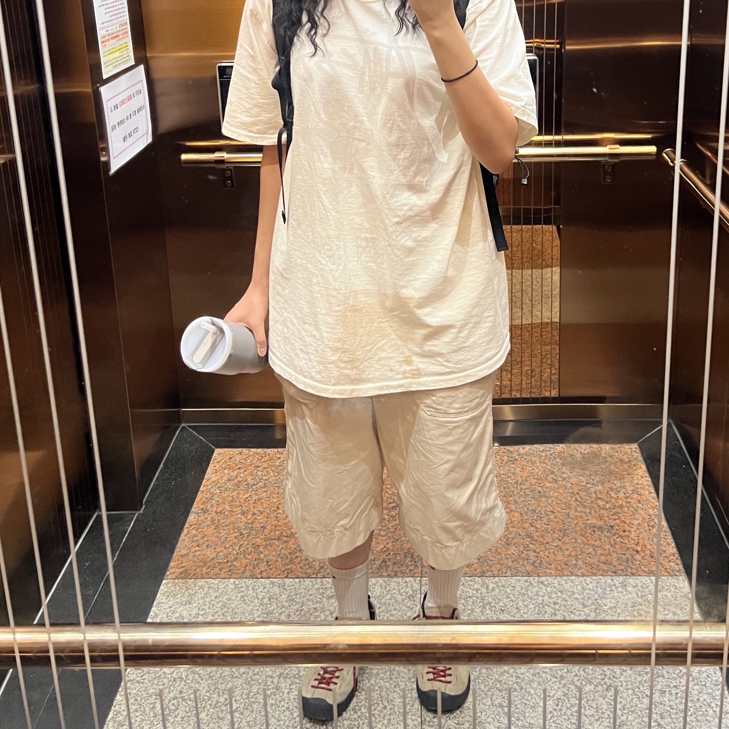 Stussy Beach Roots Pigment Dyed T-Shirt Natural, Keen Jasper Suede Sneakers Silver Mink 착용 스타일 - 3
