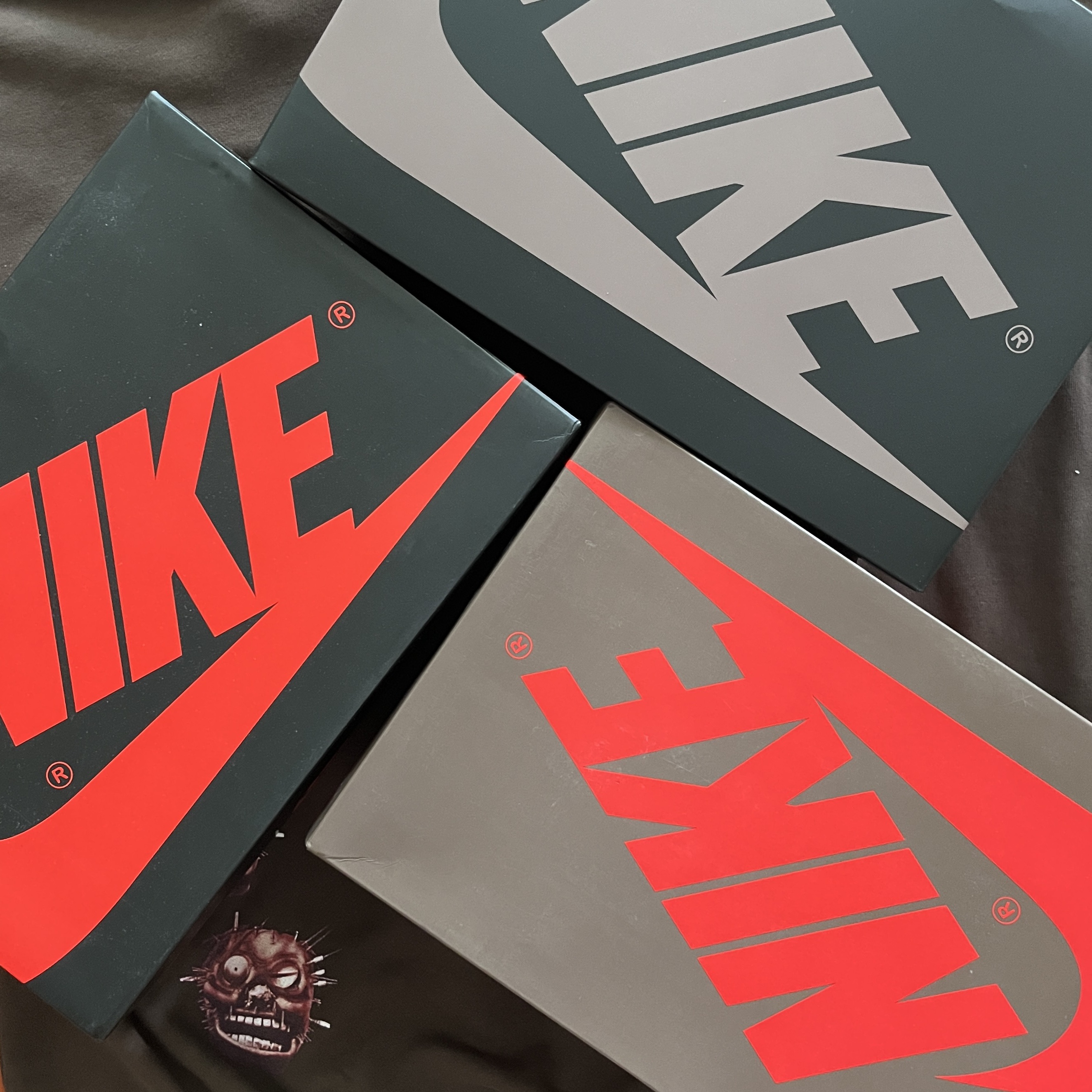 Jordan 1 Retro Low OG Mocha, Jordan 1 x Travis Scott Retro High OG SP Mocha 착용 스타일 - 1