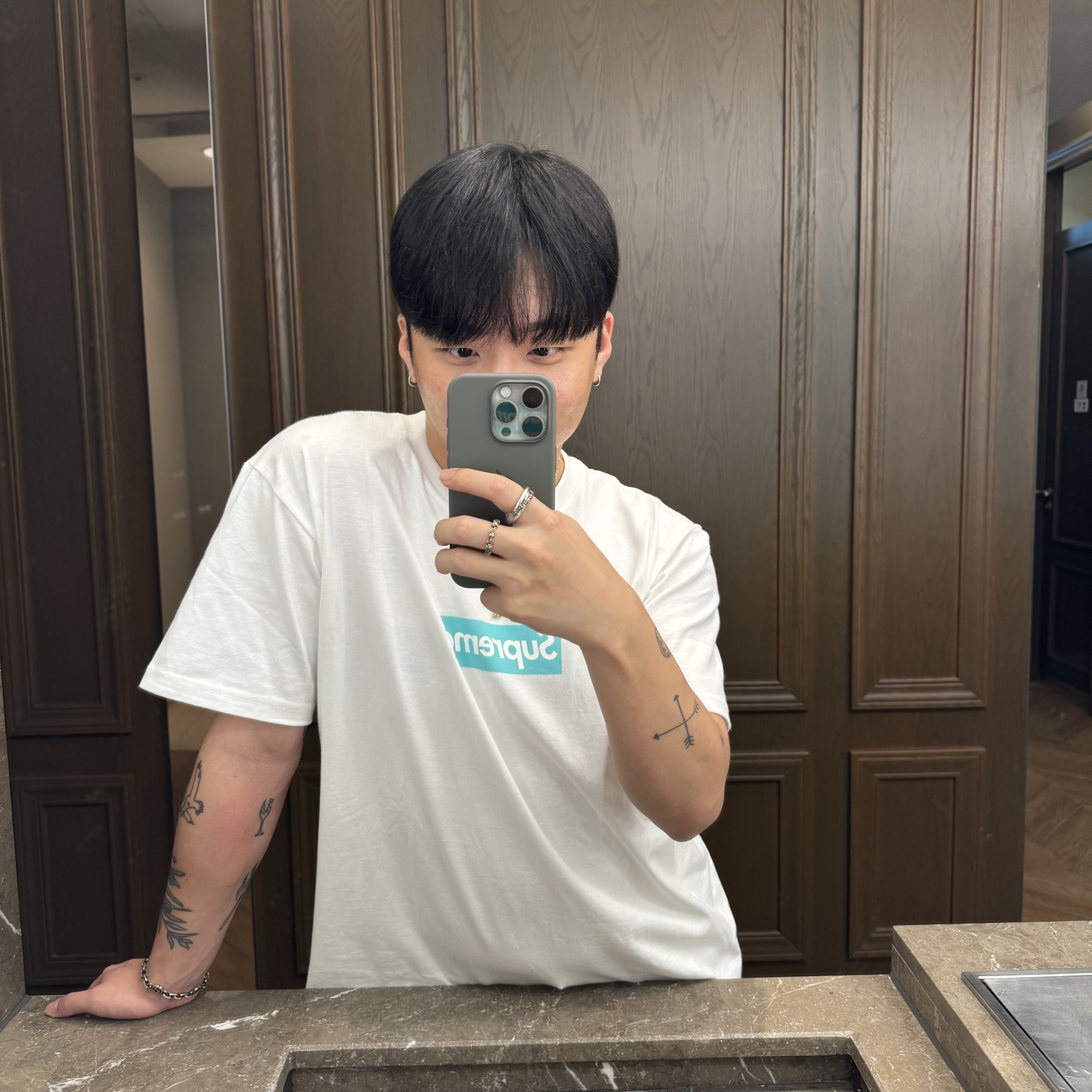 Supreme x Tiffany & Co. Box Logo T-Shirt White - 21FW 착용 스타일 - 1