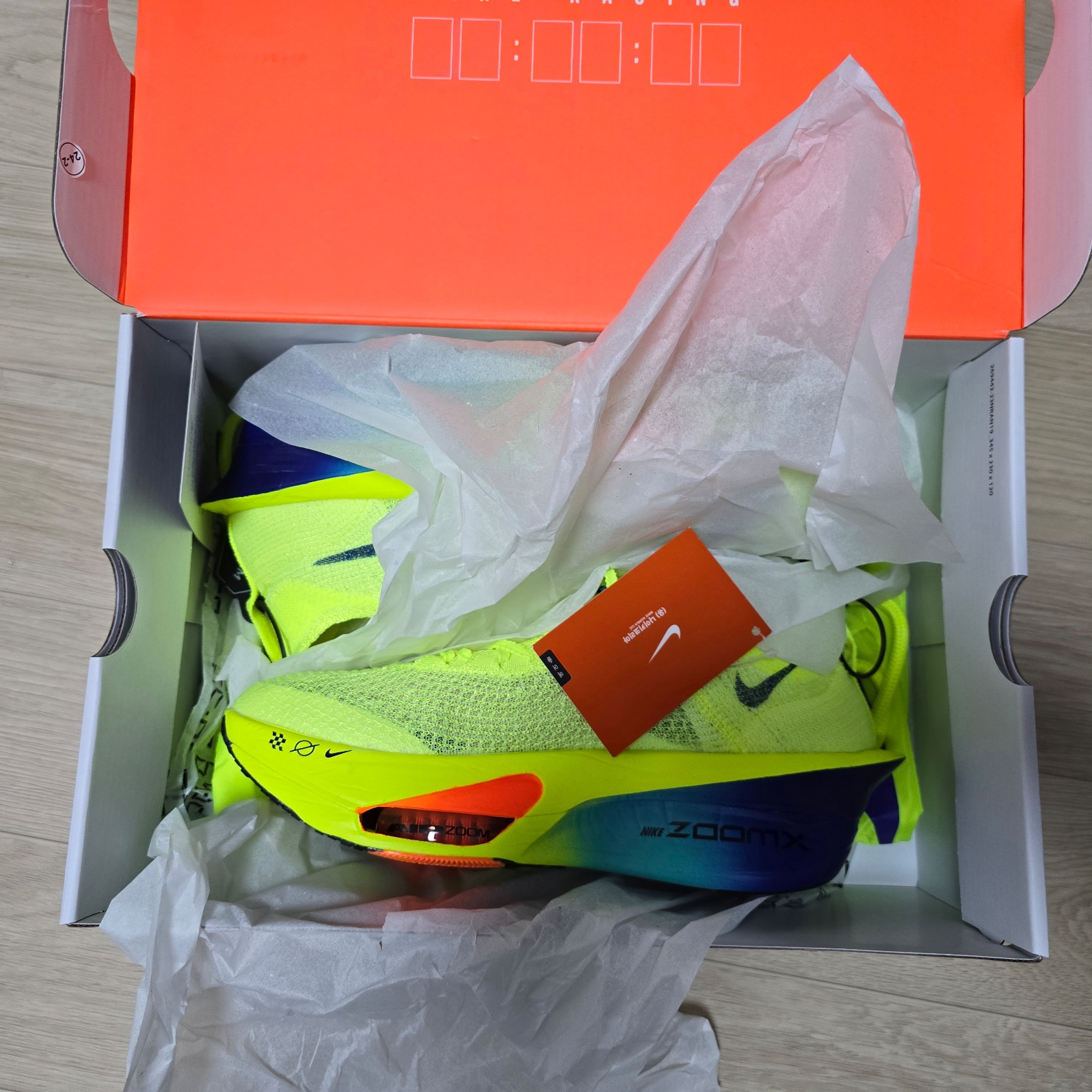 Nike Air Zoom Alphafly Next% 3 Volt 착용 스타일 - 2