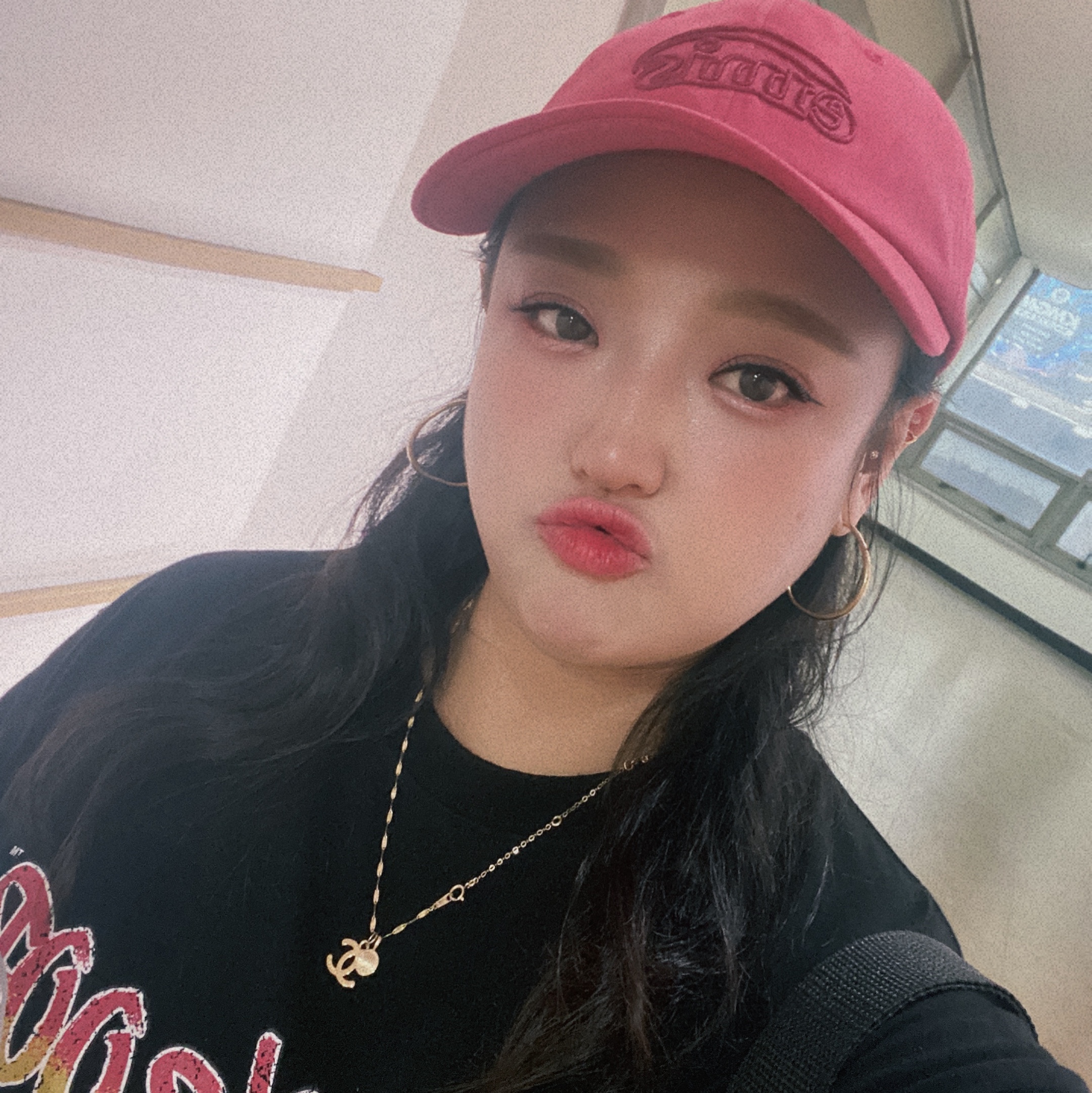 Emis Cotton Brushed Ball Cap Red 착용 스타일