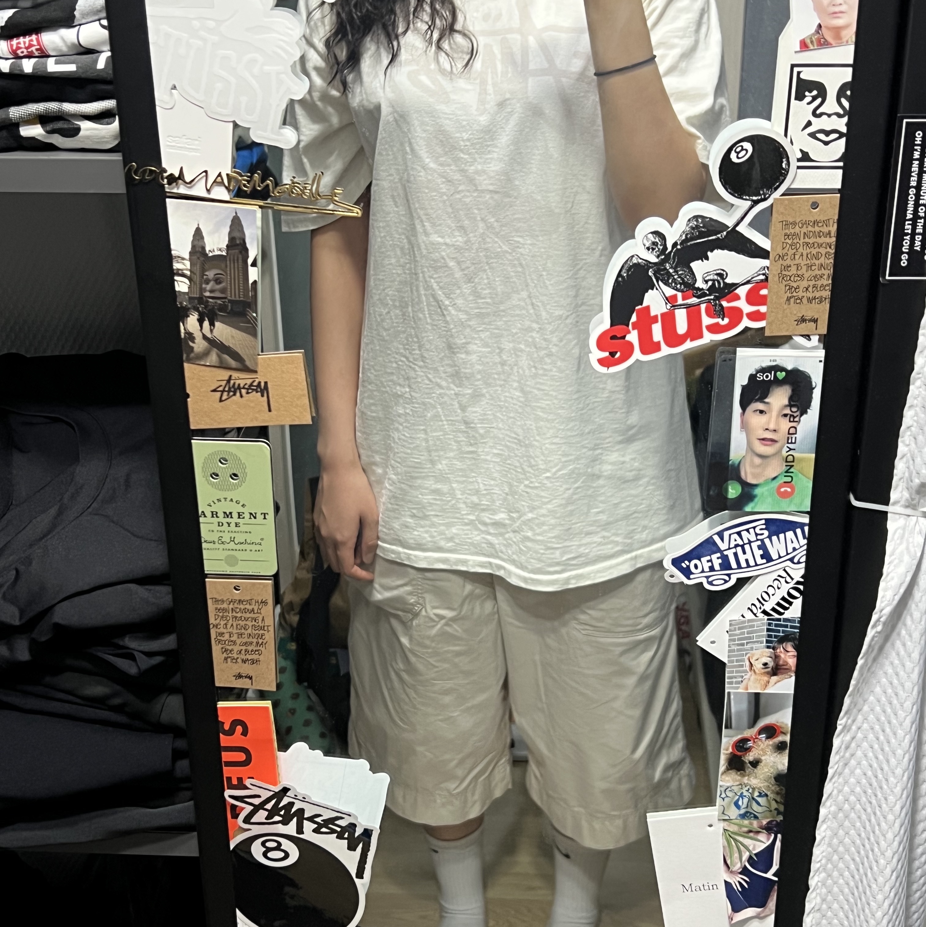 Stussy Beach Roots Pigment Dyed T-Shirt Natural, Keen Jasper Suede Sneakers Silver Mink 착용 스타일 - 2