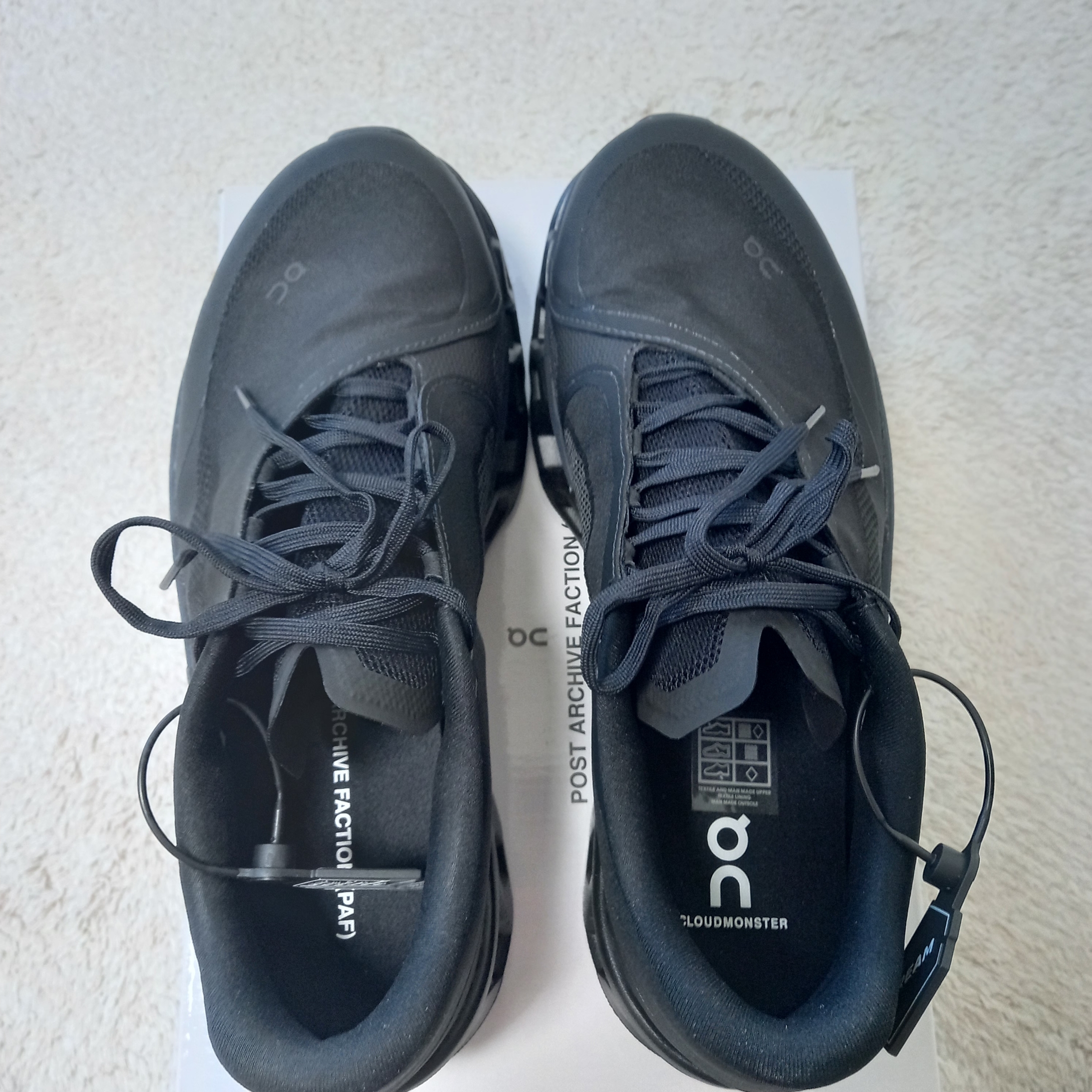 On Running x Post Archive Faction (Paf) Cloudmonster 2 Black Magnet 착용 스타일 - 7