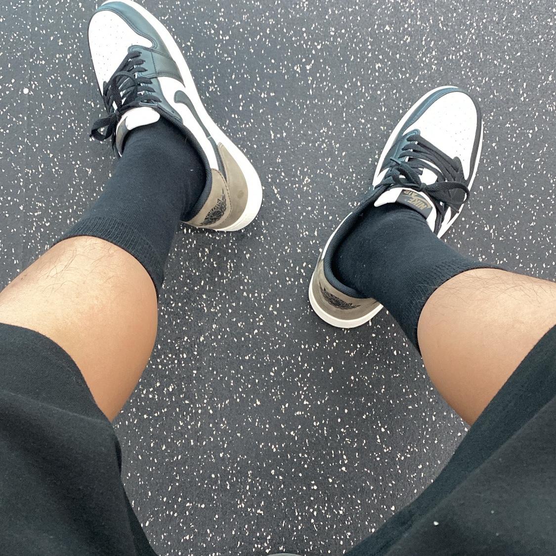 Jordan 1 Retro Low OG Mocha 착용 스타일