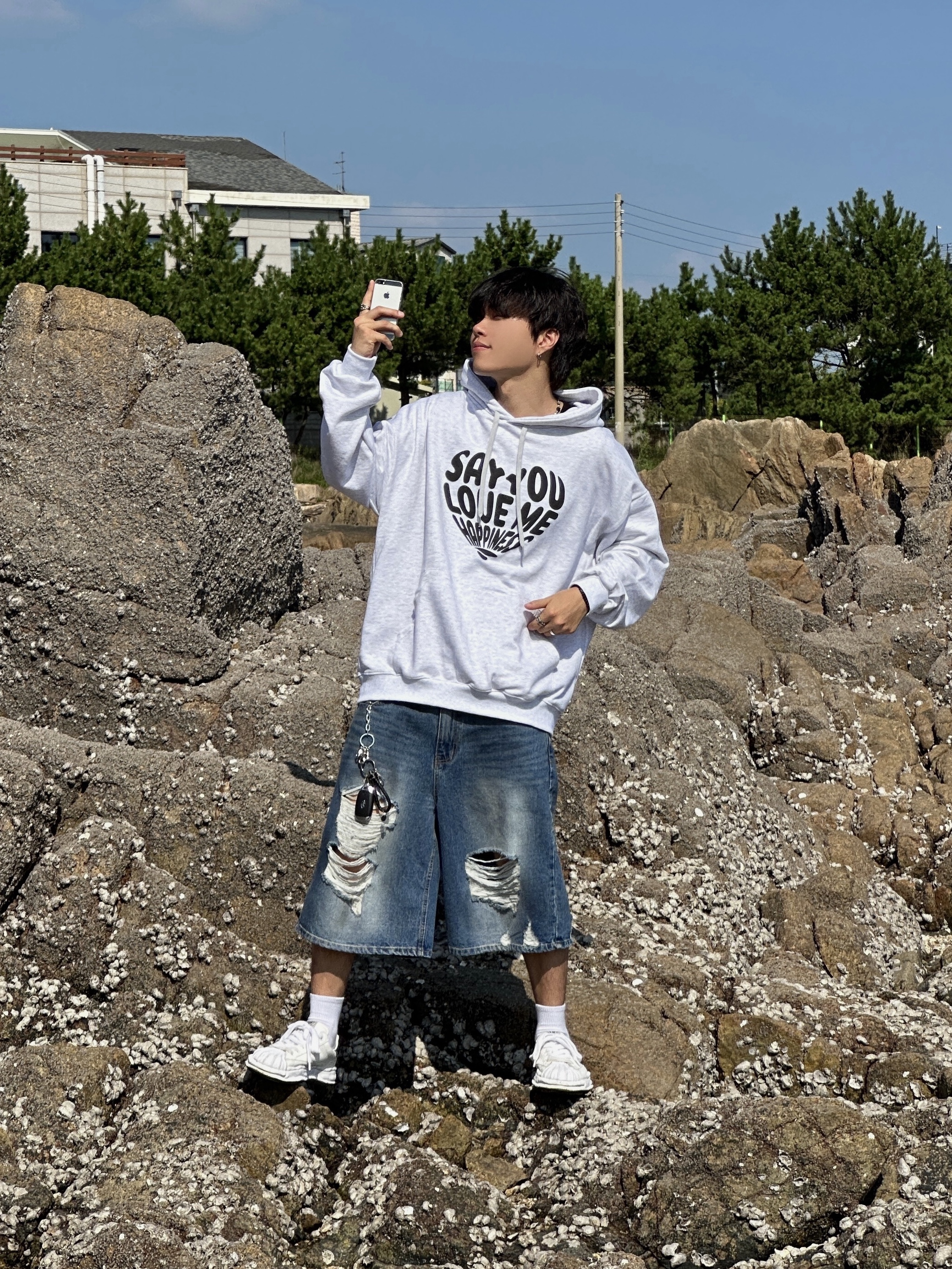 Maison Mihara Yasuhiro Blakey OG Sole Leather Low-top Sneakers White 착용 스타일 - 2