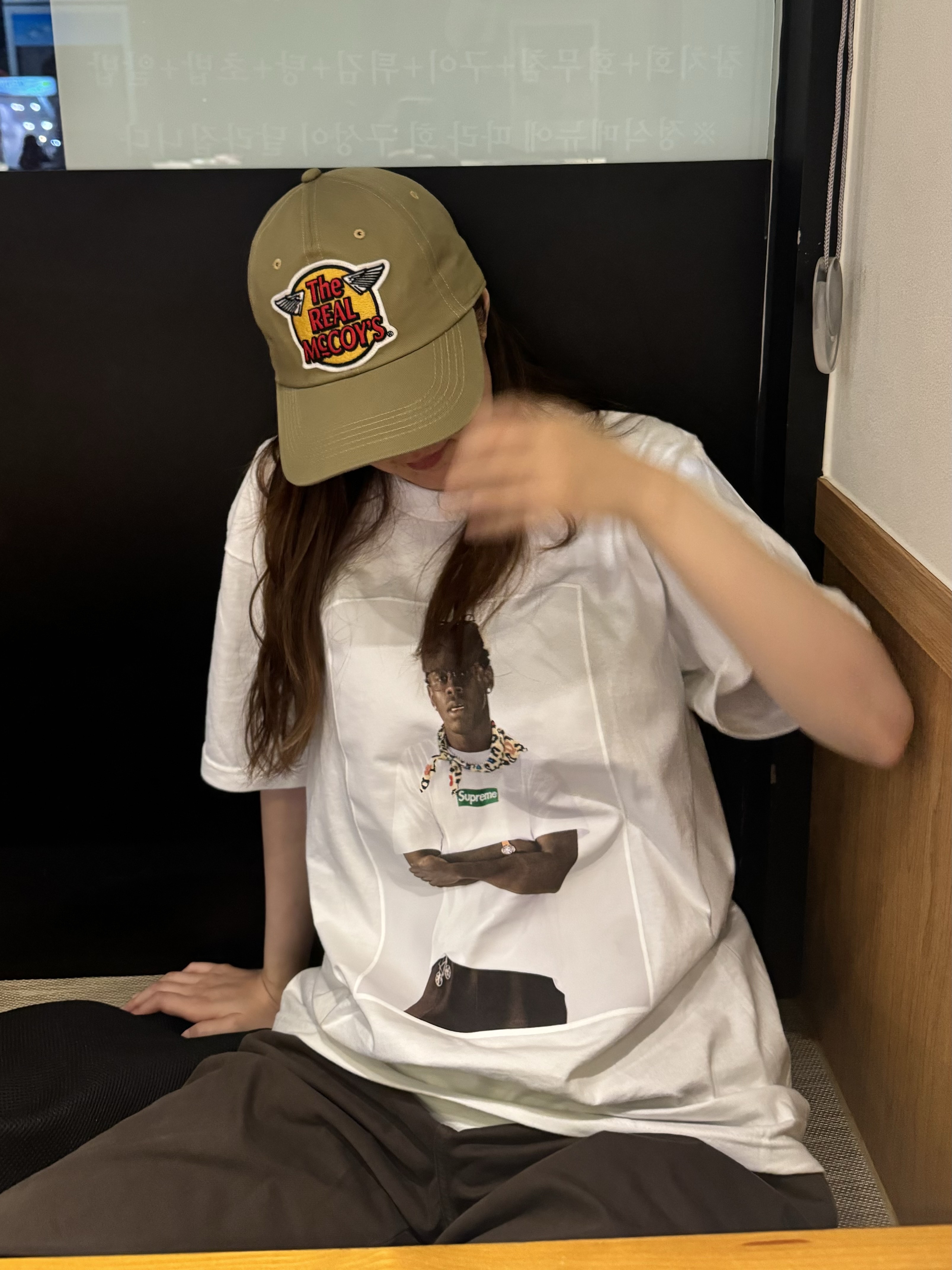 Supreme Tyler The Creator T-Shirt White - 24FW, The Real McCoy's Logo Baseball Cap Khaki 착용 스타일