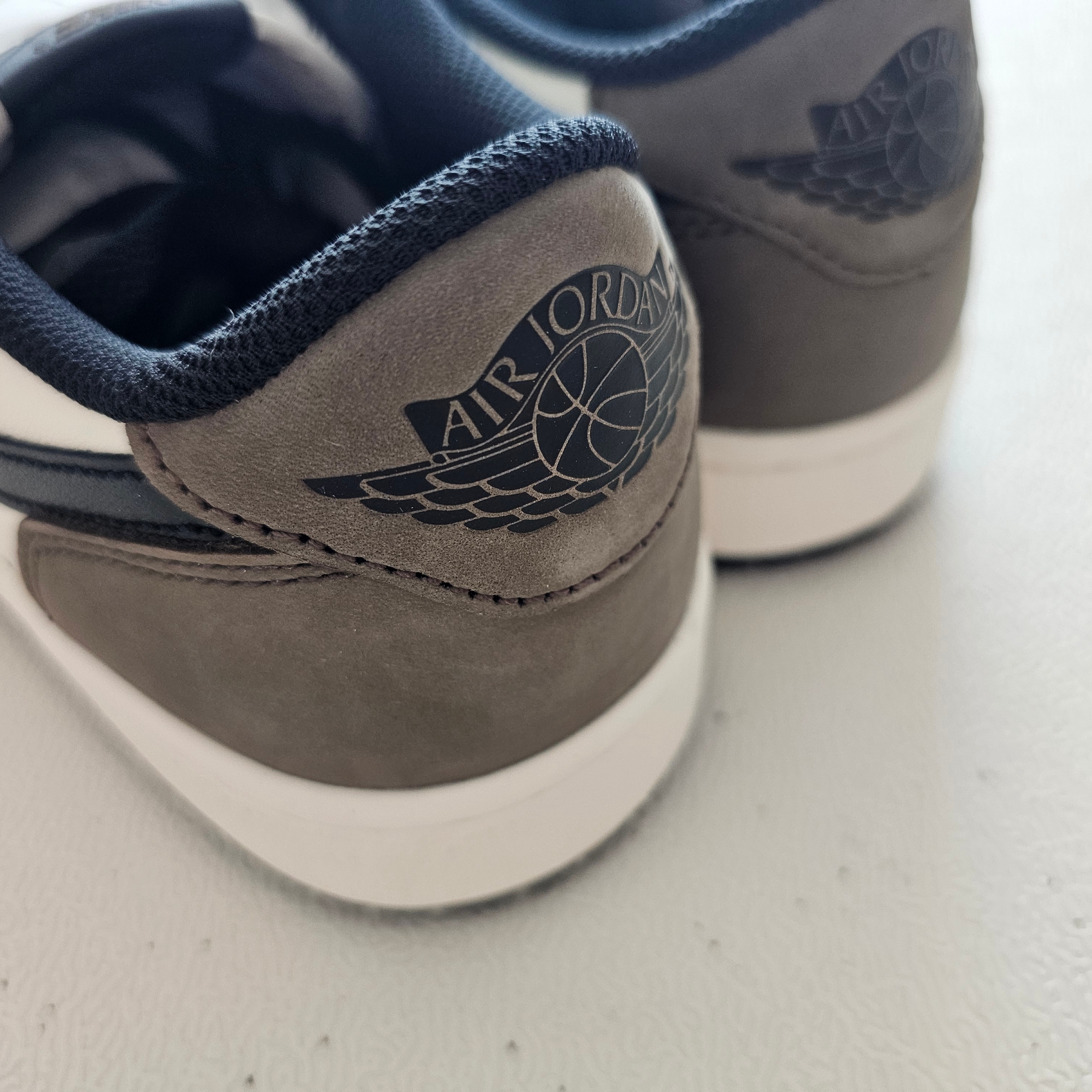 Jordan 1 Retro Low OG Mocha 착용 스타일 - 3