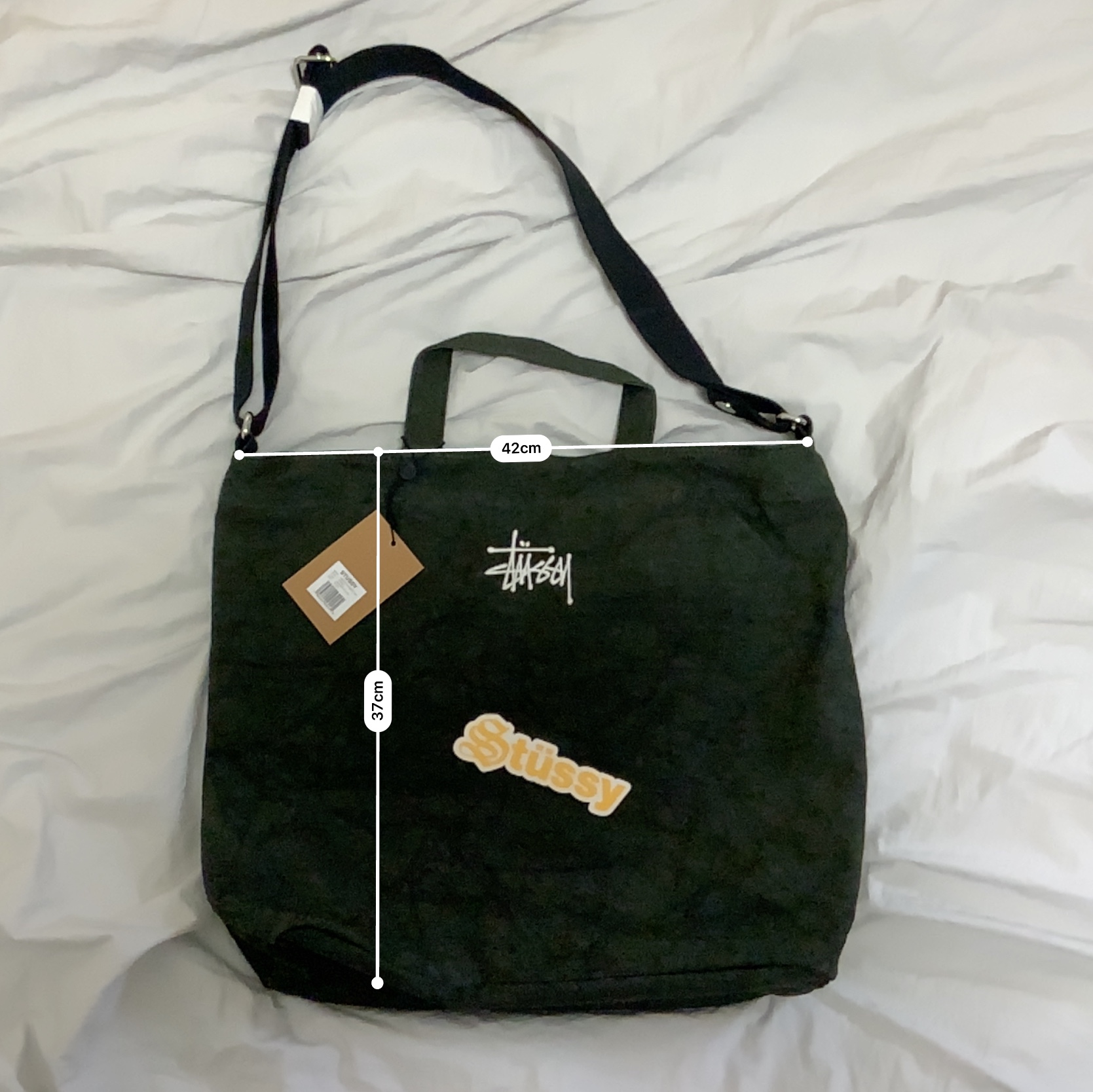 Stussy Canvas Crossbody Bag Washed Black 착용 스타일 - 1