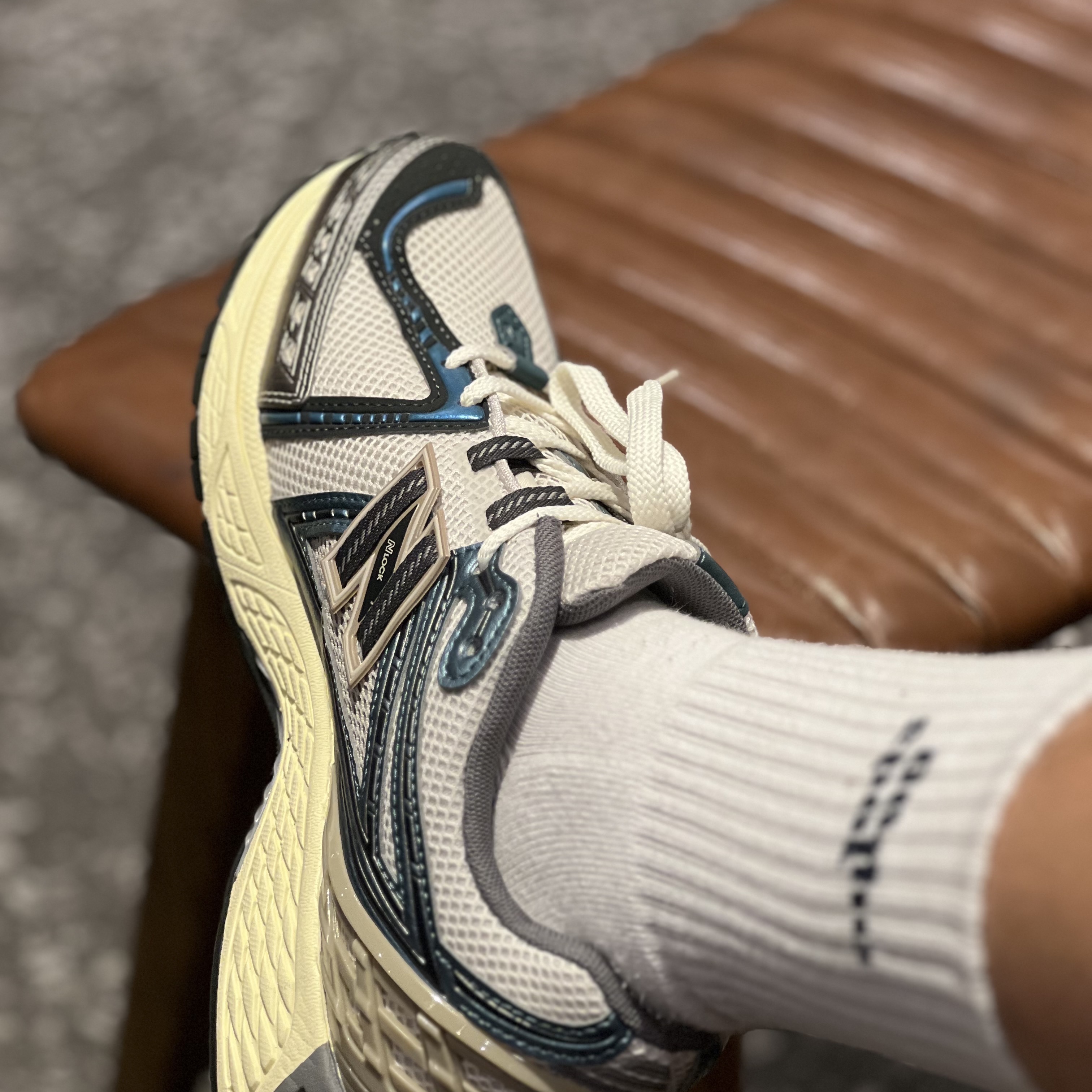 New Balance 1906R Metallic Teal, Supreme Washed Chino Twill Camp Cap Black 착용 스타일 - 2