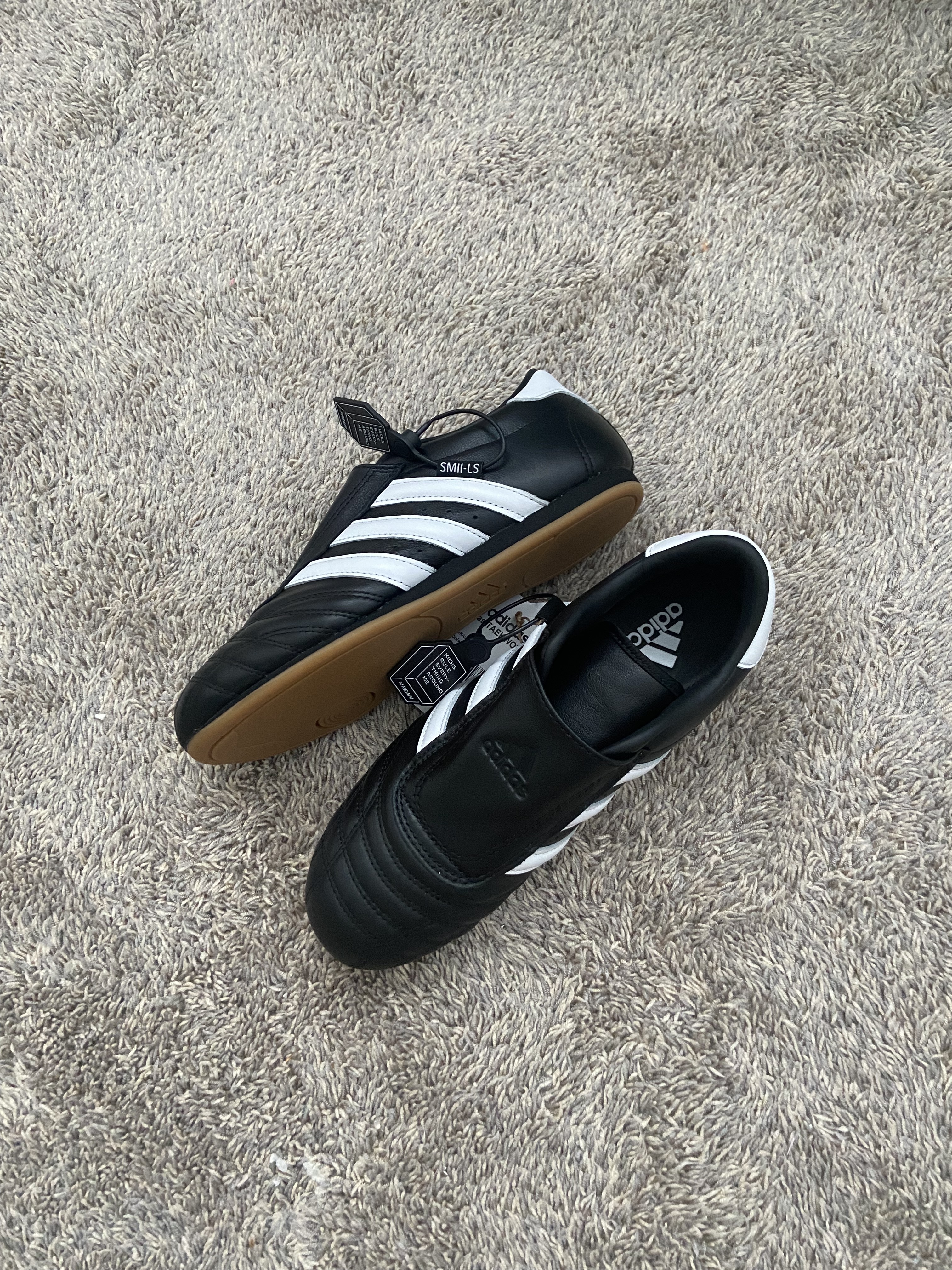 (W) Adidas Taekwondo Core Black Cloud White 착용 스타일