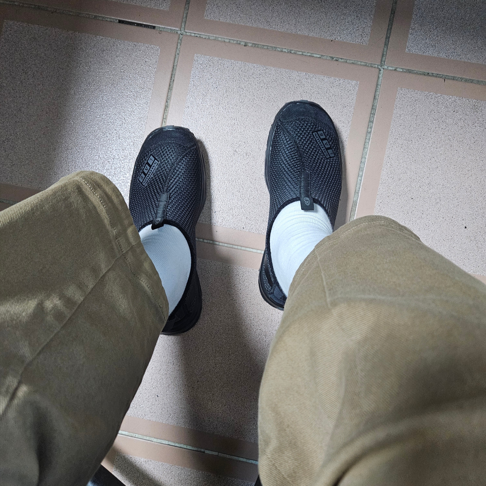 Salomon RX Moc 3.0 Suede Black Magnet 착용 스타일 - 2