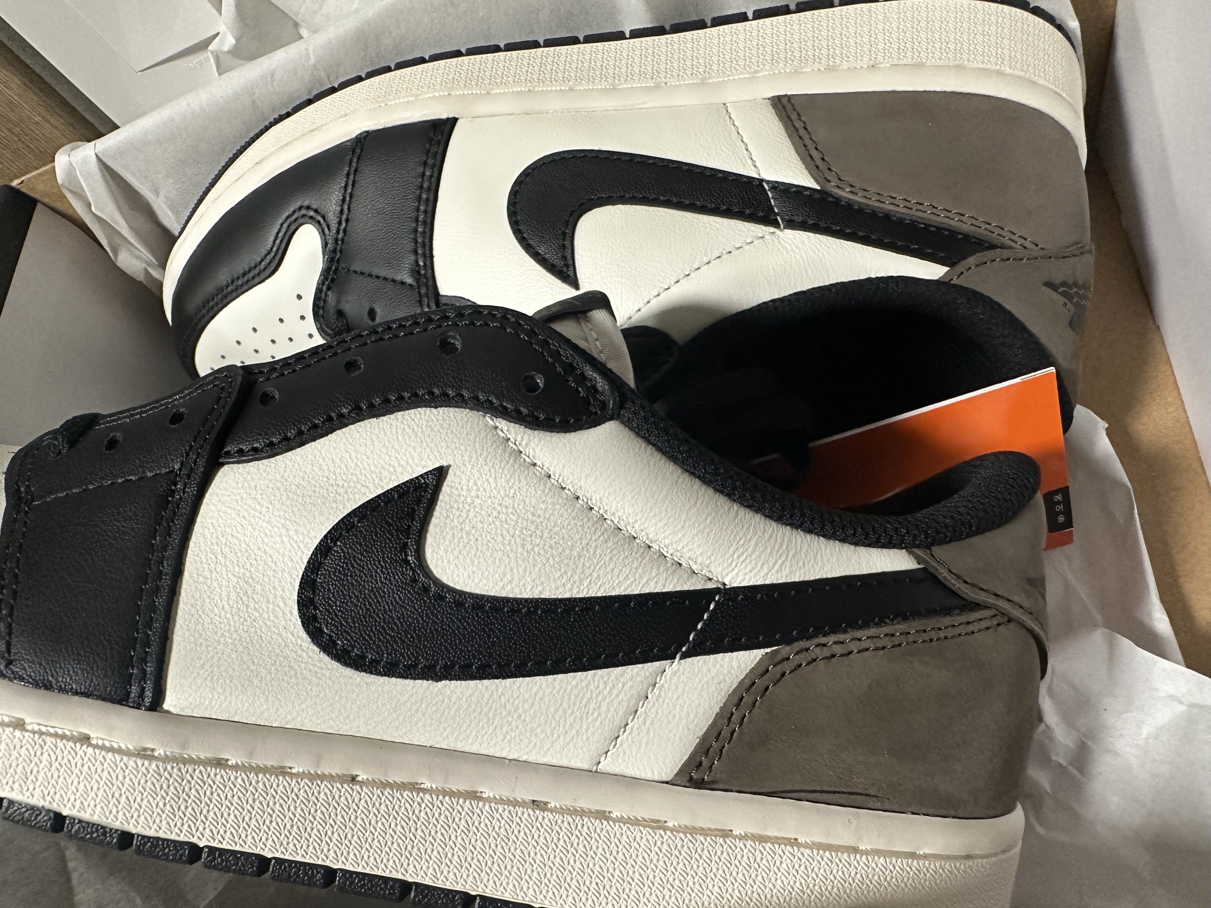 Jordan 1 Retro Low OG Mocha 착용 스타일 - 2