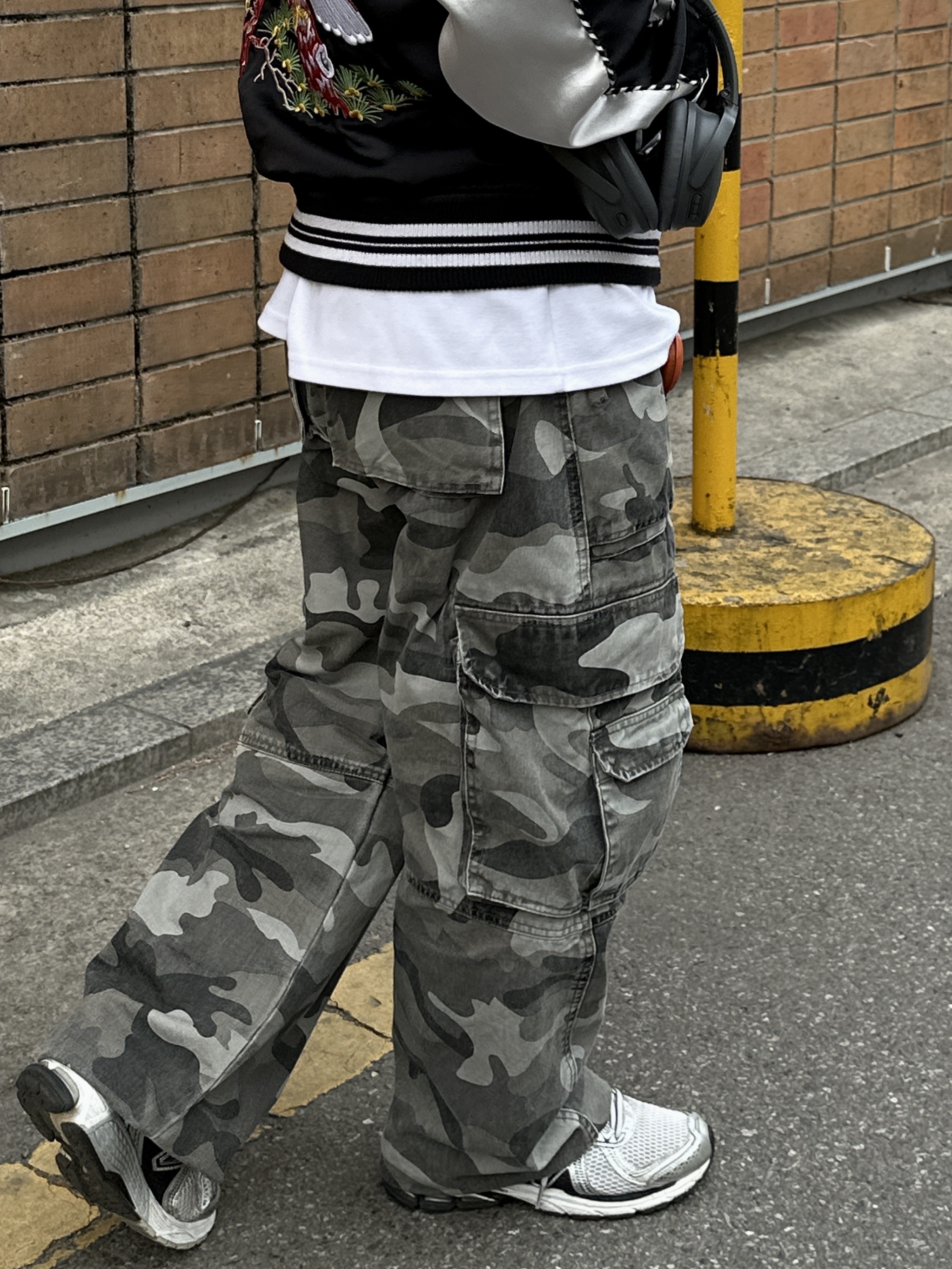 New Balance 860v2 White Black, Porter x New Era Key Holder Black 착용 스타일 - 4