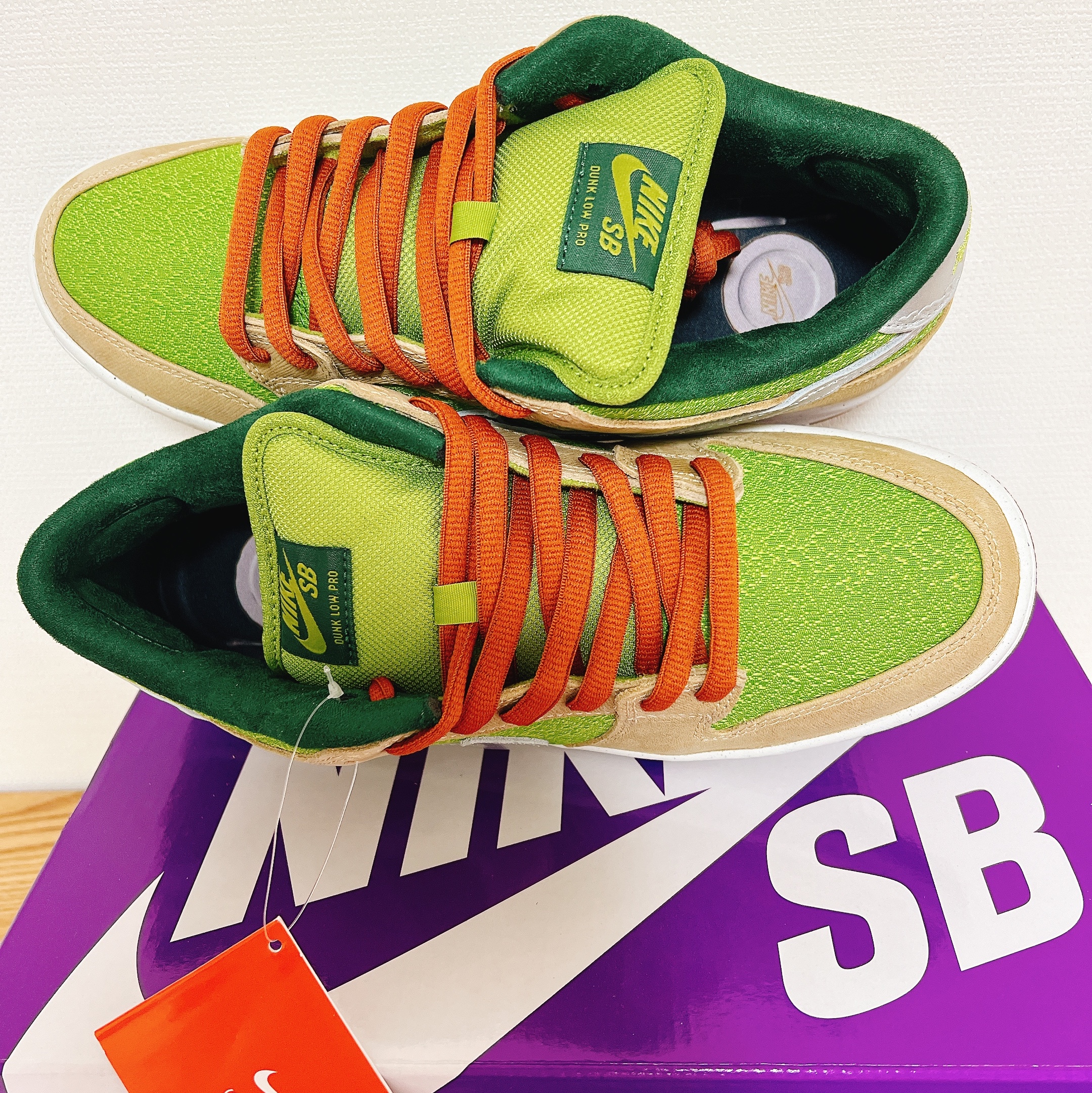 Nike SB Dunk Low Pro Sesame and Pear 착용 스타일 - 2