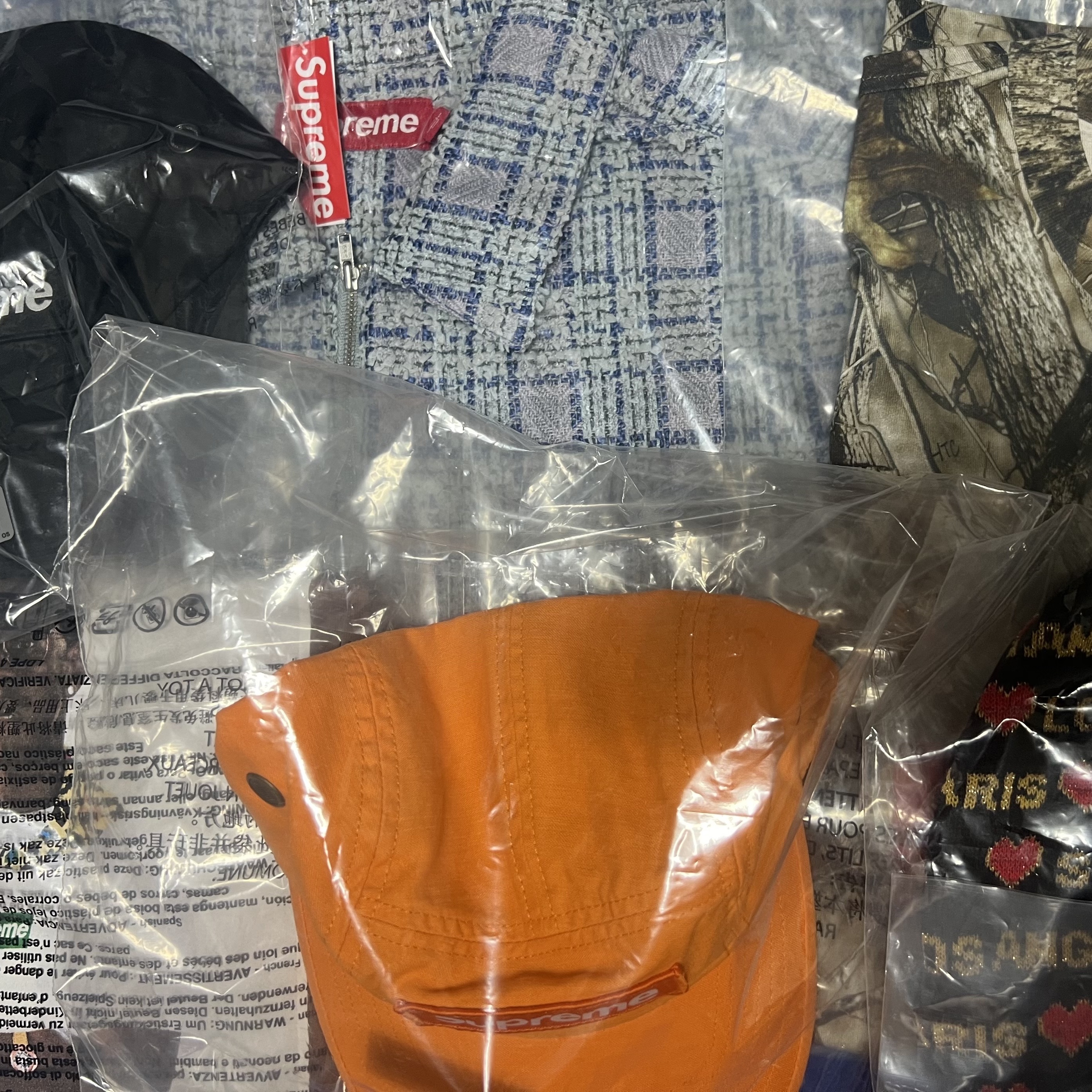 Supreme Tyler The Creator T-Shirt Brown - 24FW, Supreme Military Camp Cap Black - 24FW 착용 스타일