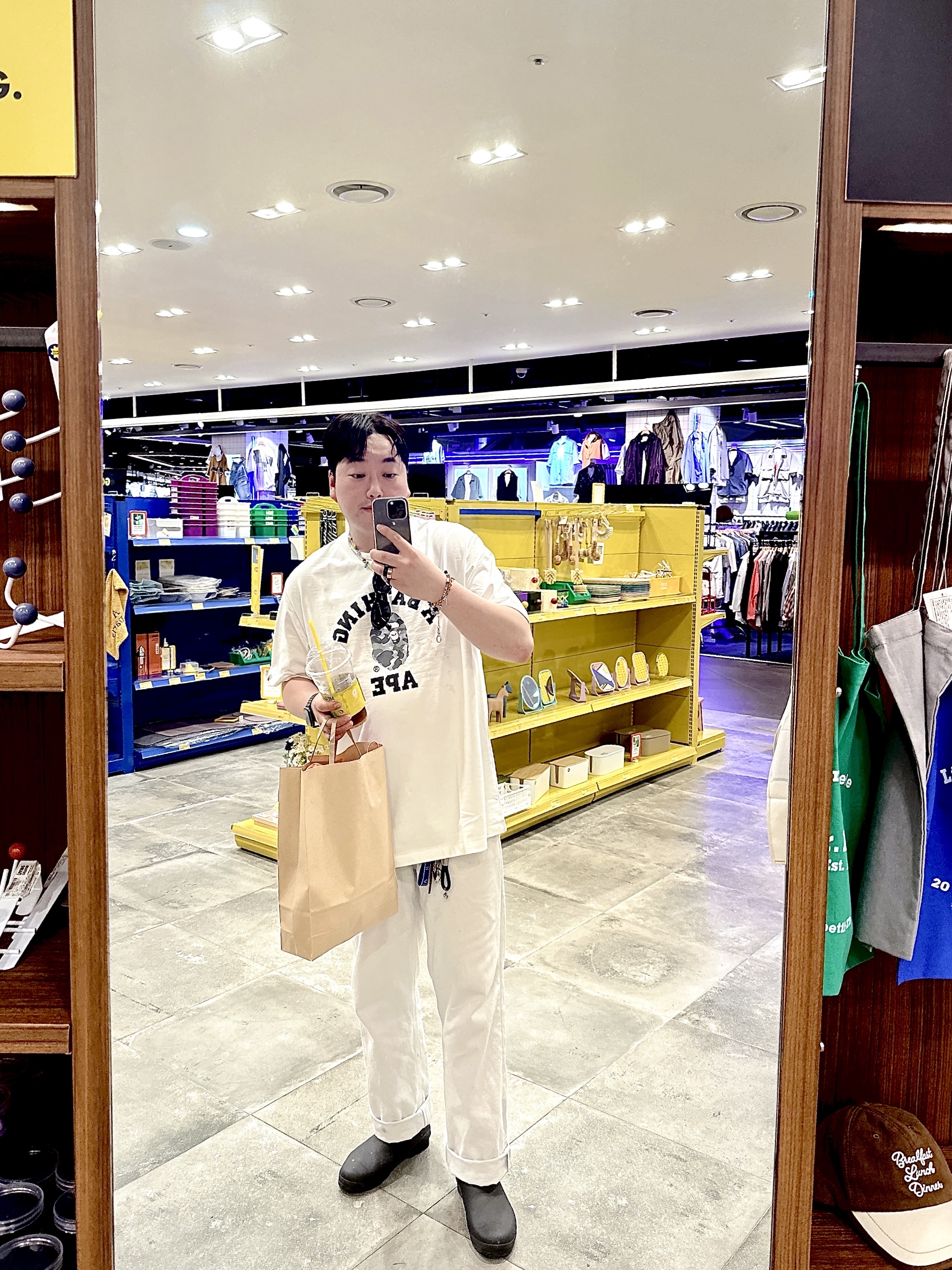 BAPE ABC Camo College T-Shirt White Green, Hunter Play Short Wellington Boots Black 착용 스타일 - 1