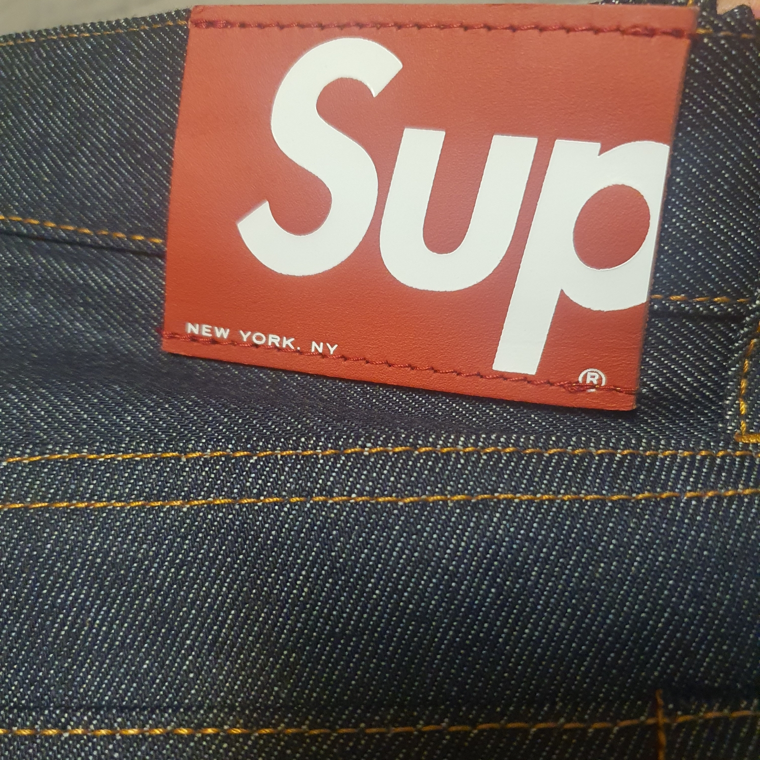 Supreme Rigid Loose Fit Selvedge Jean Rigid Indigo - 24FW 착용 스타일