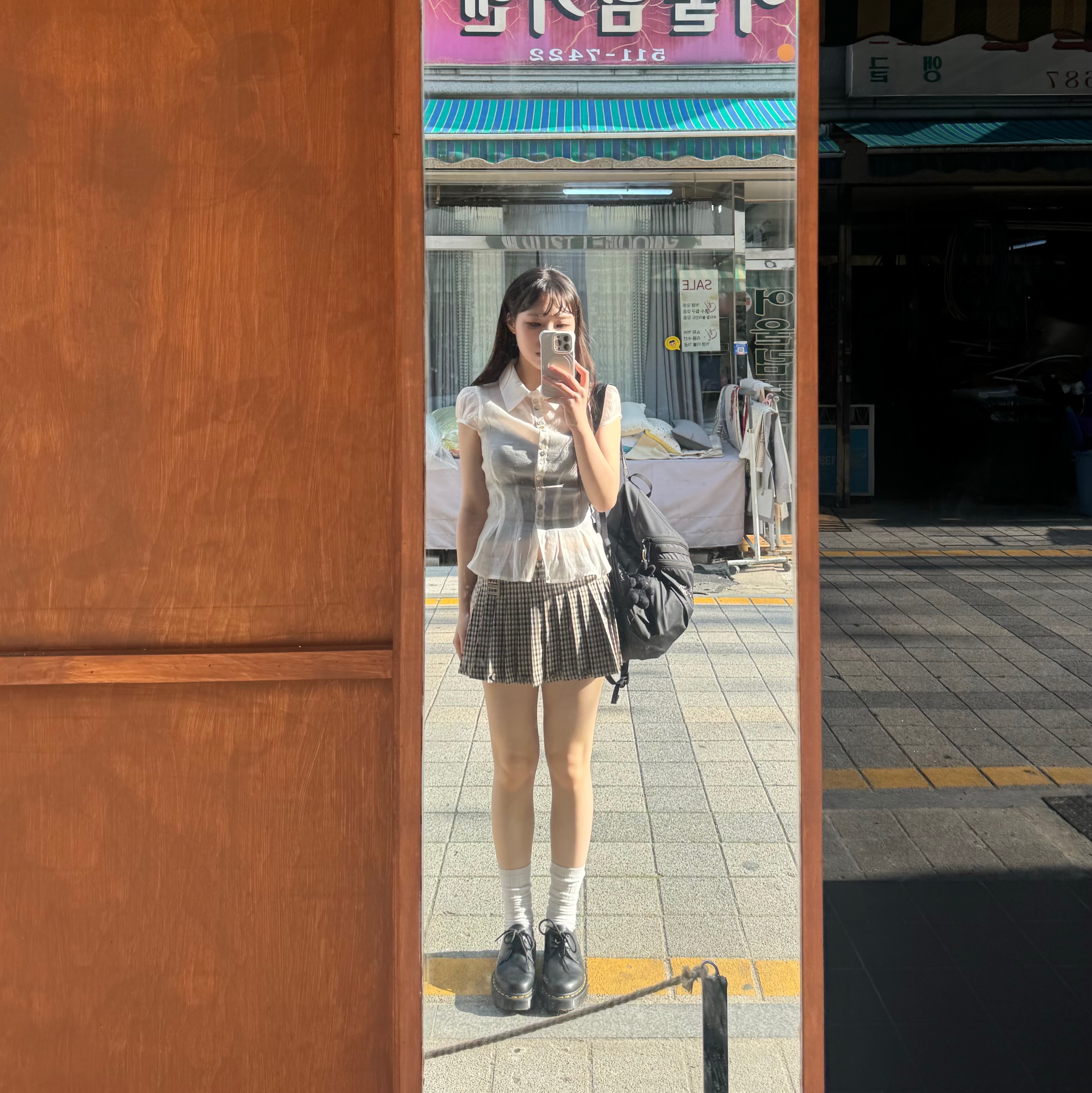 Dr. Martens 1461 Bex Black, Arc'teryx Heliad 15 Backpack Black 착용 스타일 - 1