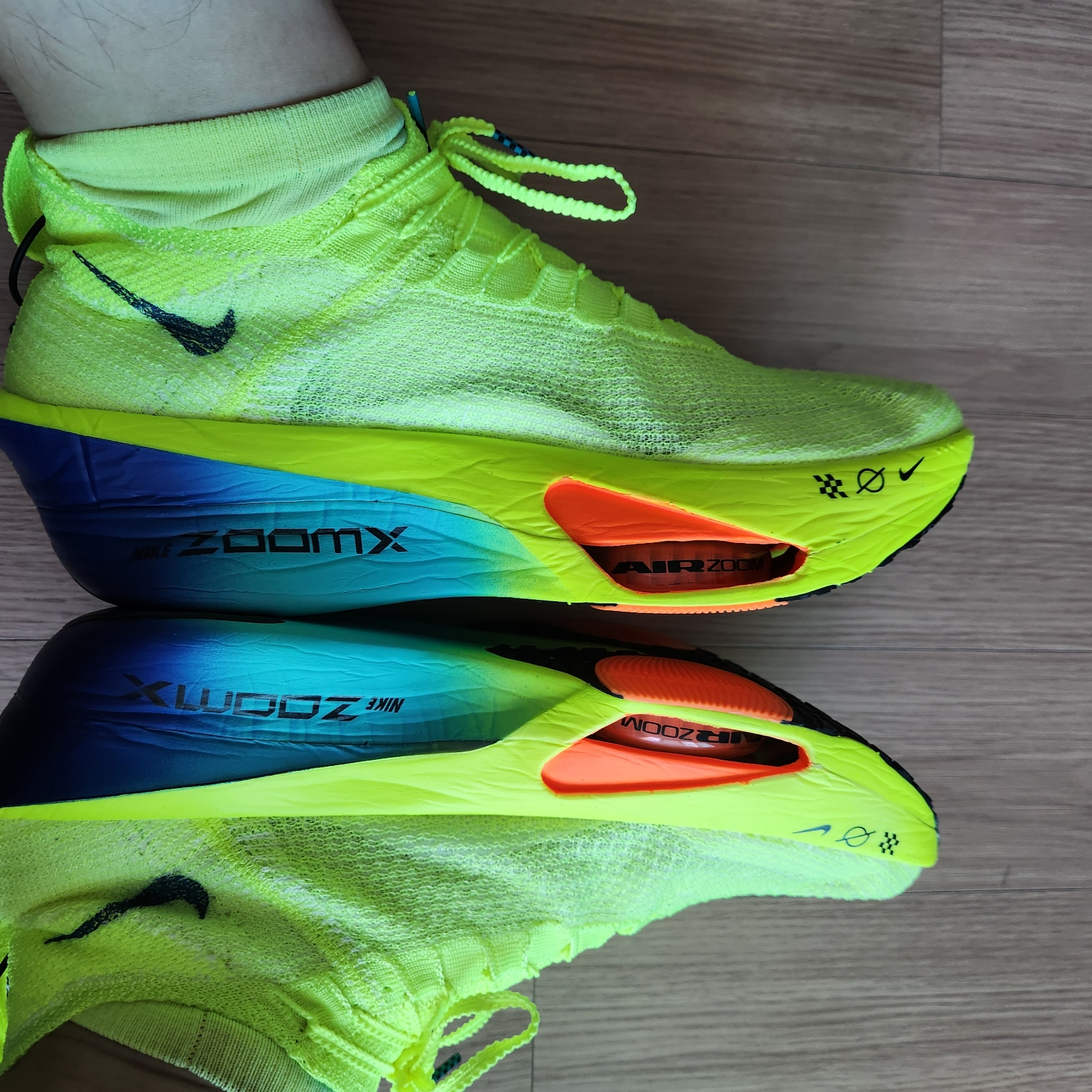 Nike Air Zoom Alphafly Next% 3 Volt 착용 스타일 - 2