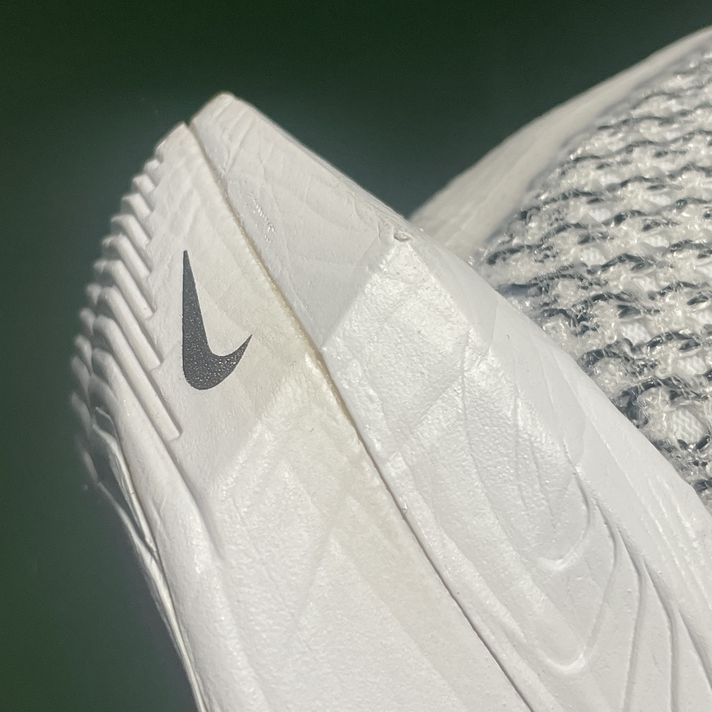 Nike ZoomX Vaporfly Next% 3 White Grey 착용 스타일 - 1