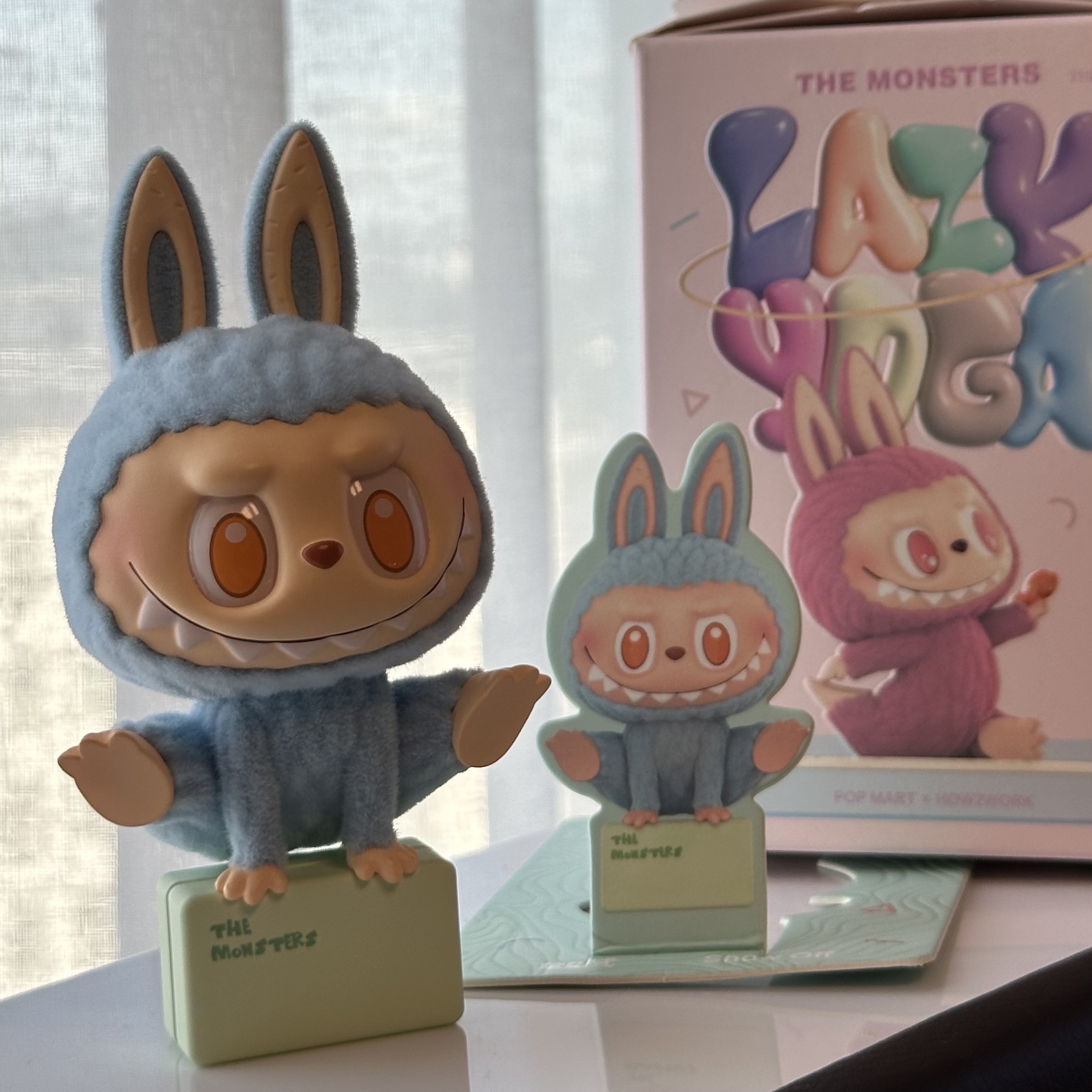Pop Mart Labubu Lazy Yoga Series Sealed Case (10 Blind Boxes) 착용 스타일 - 1