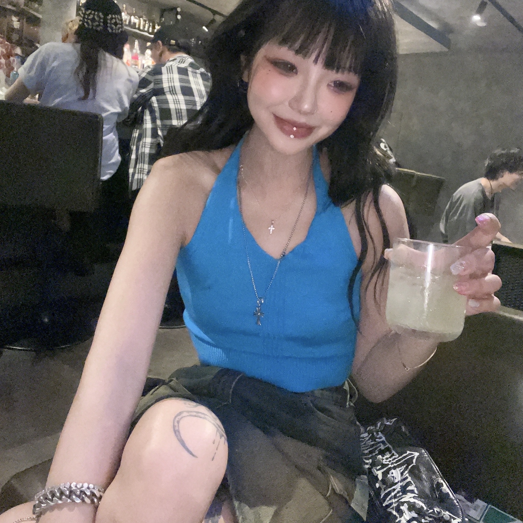 Balenciaga Le Cagole XS Flap Bag DIY Metalin Black 착용 스타일
