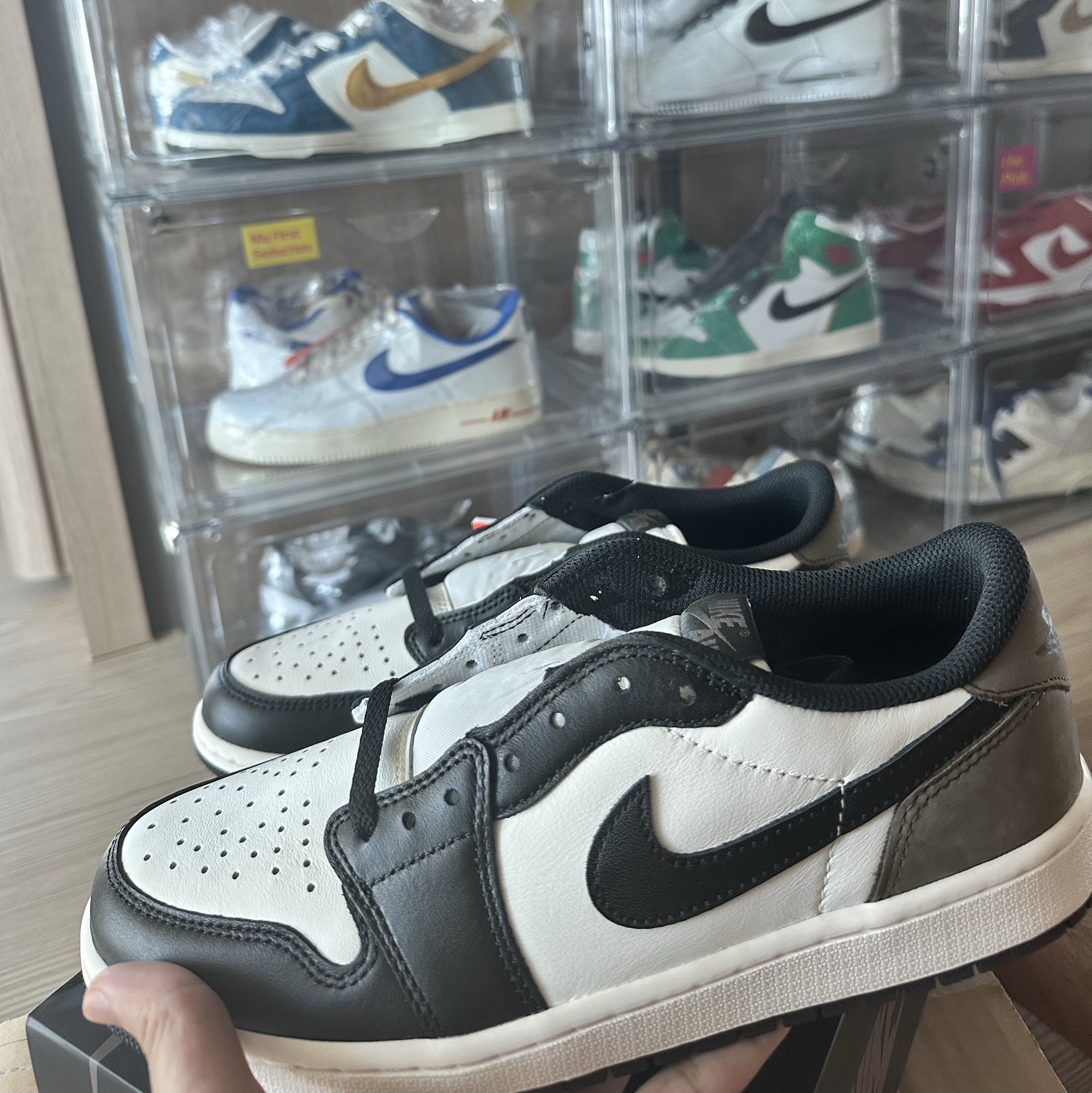 Jordan 1 Retro Low OG Mocha 착용 스타일