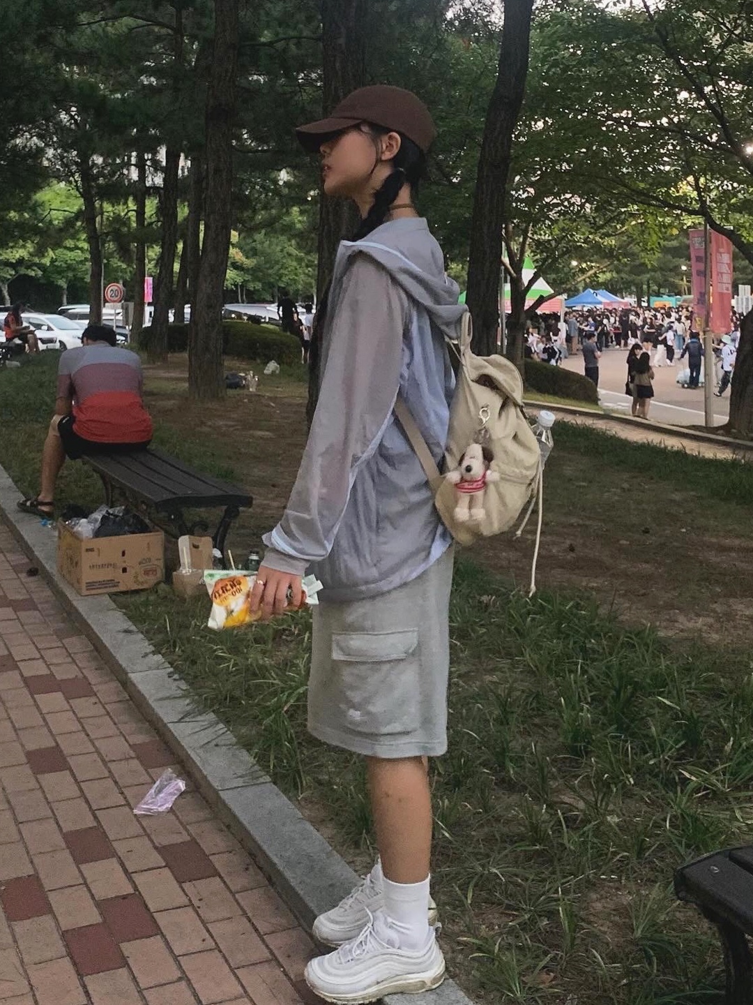 Supreme Sport Webbing Camp Cap Black - 23SS, Asics x Vivienne Westwood Gel-Kayano 27 LTX Black 착용 스타일 - 4