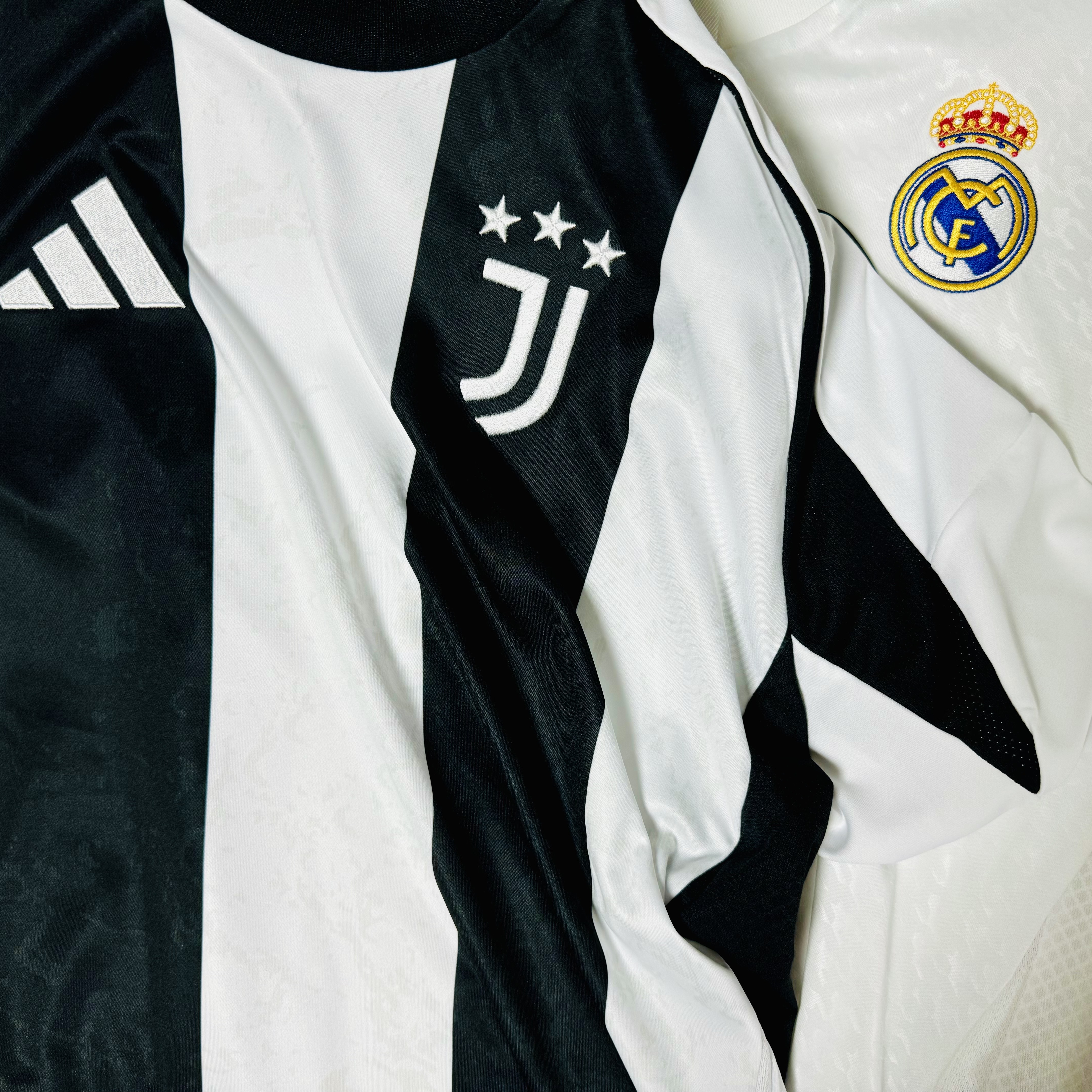 Adidas Juventus 2024/25 Home Jersey White Black - KR Sizing (Non Marking Ver.), Adidas Real Madrid 2024/25 Home Jersey White - KR Sizing (Non Marking Ver.) 착용 스타일