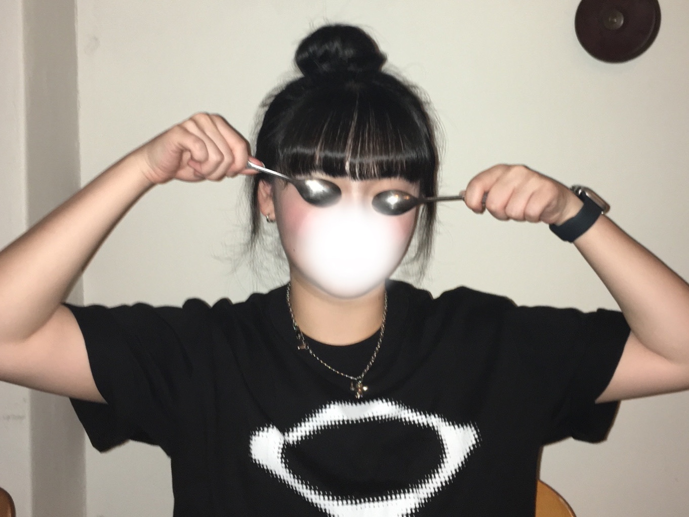 (W) Mischief Rhombus Blur T-Shirt Basic Black 착용 스타일 - 2