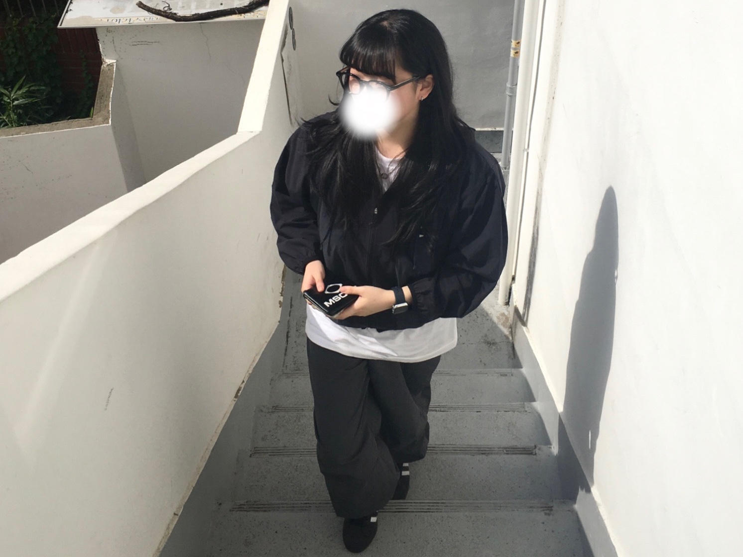 (W) Mischief SS Color Blocked Windbreaker Black, Adidas Superstar Core Black White 착용 스타일 - 1