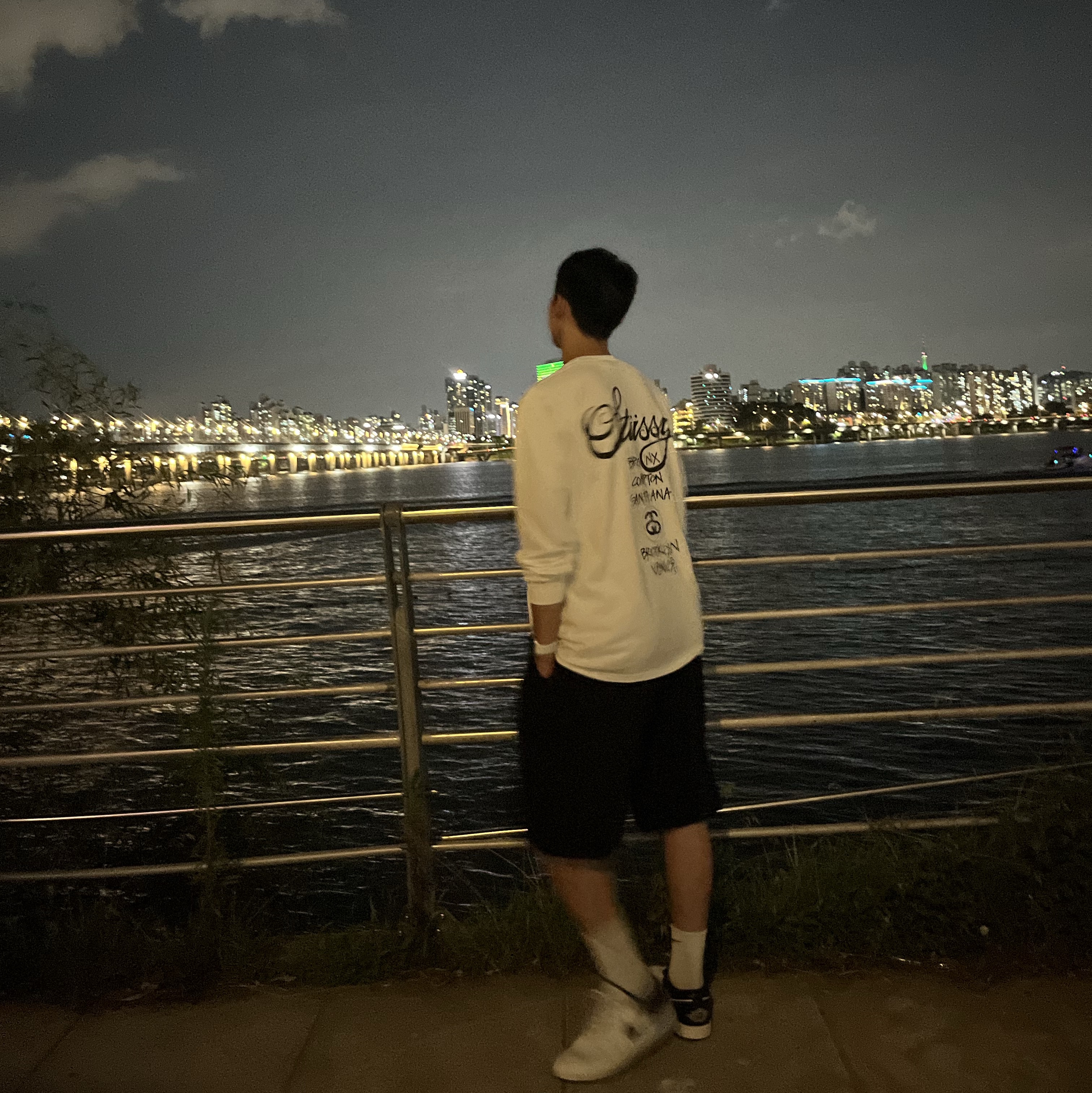 Stussy World Tour LS T-Shirt White 2024 착용 스타일