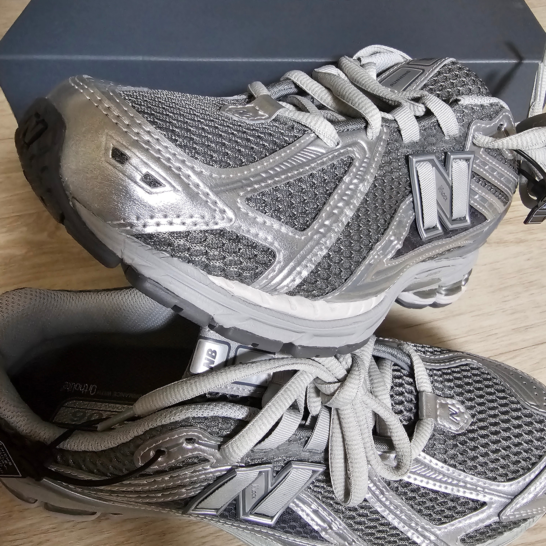New Balance 1906R Harbor Grey Silver Metalic 착용 스타일