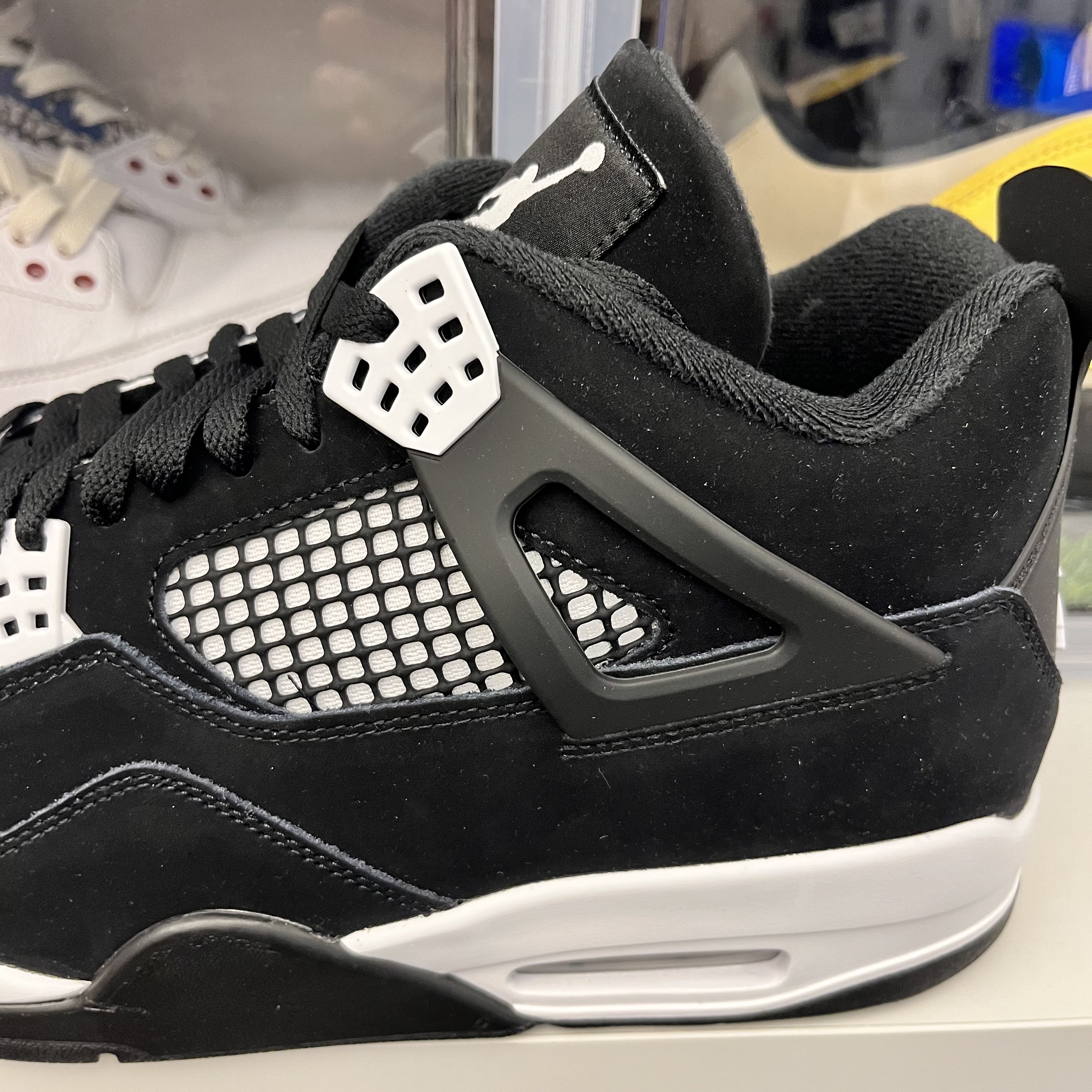 Jordan 4 Retro White Thunder 착용 스타일 - 3