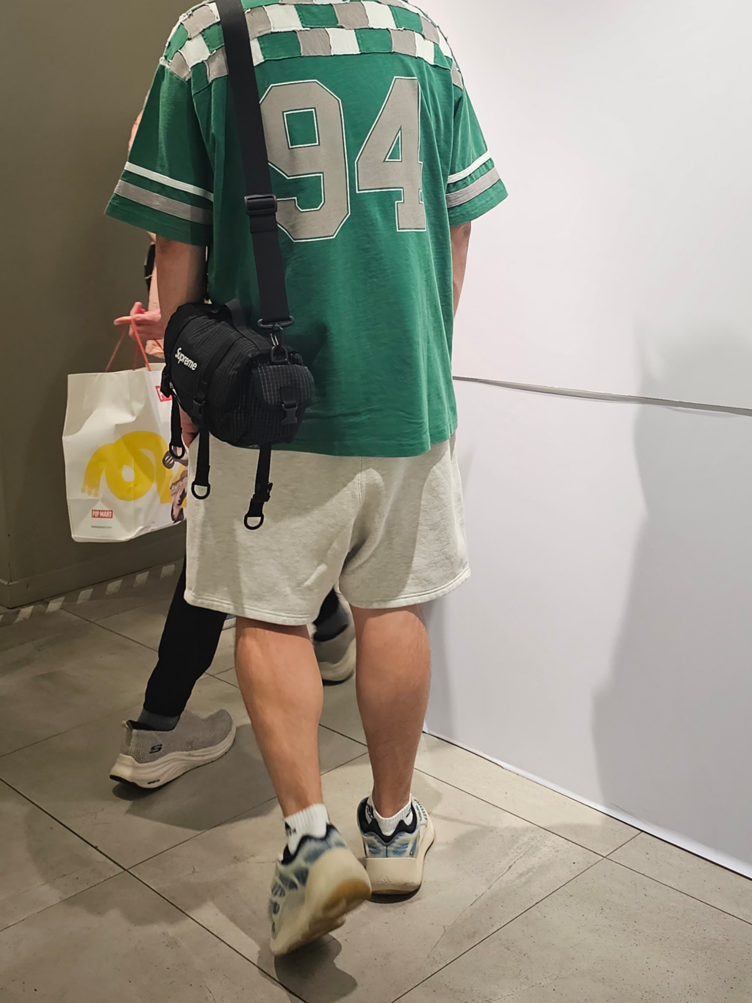 Supreme Patchwork Yoke Football Top Green - 24FW, Adidas Yeezy 700 V3 Kyanite 착용 스타일 - 3