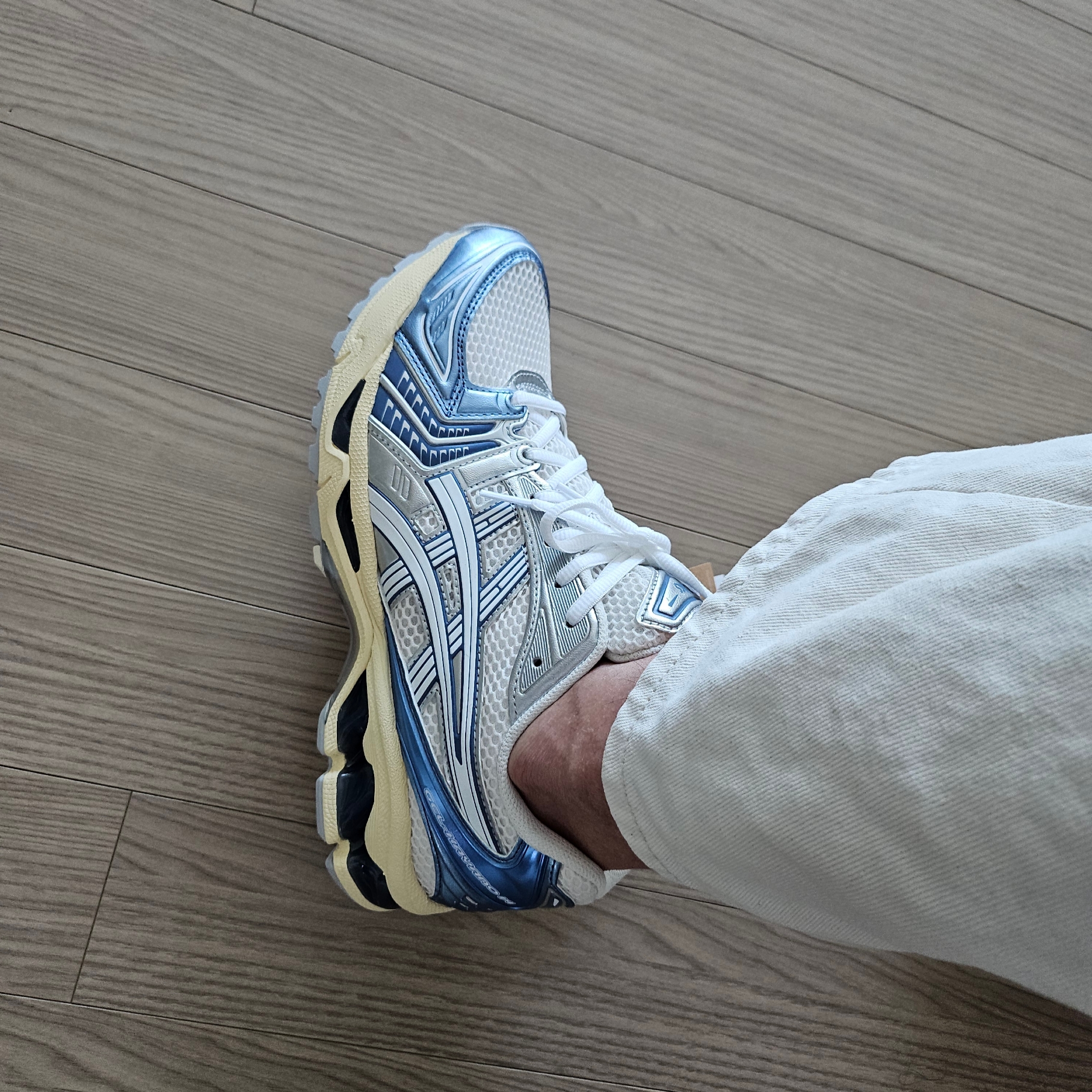 Asics Gel-Kayano 14 Metallic Blue 착용 스타일 - 2