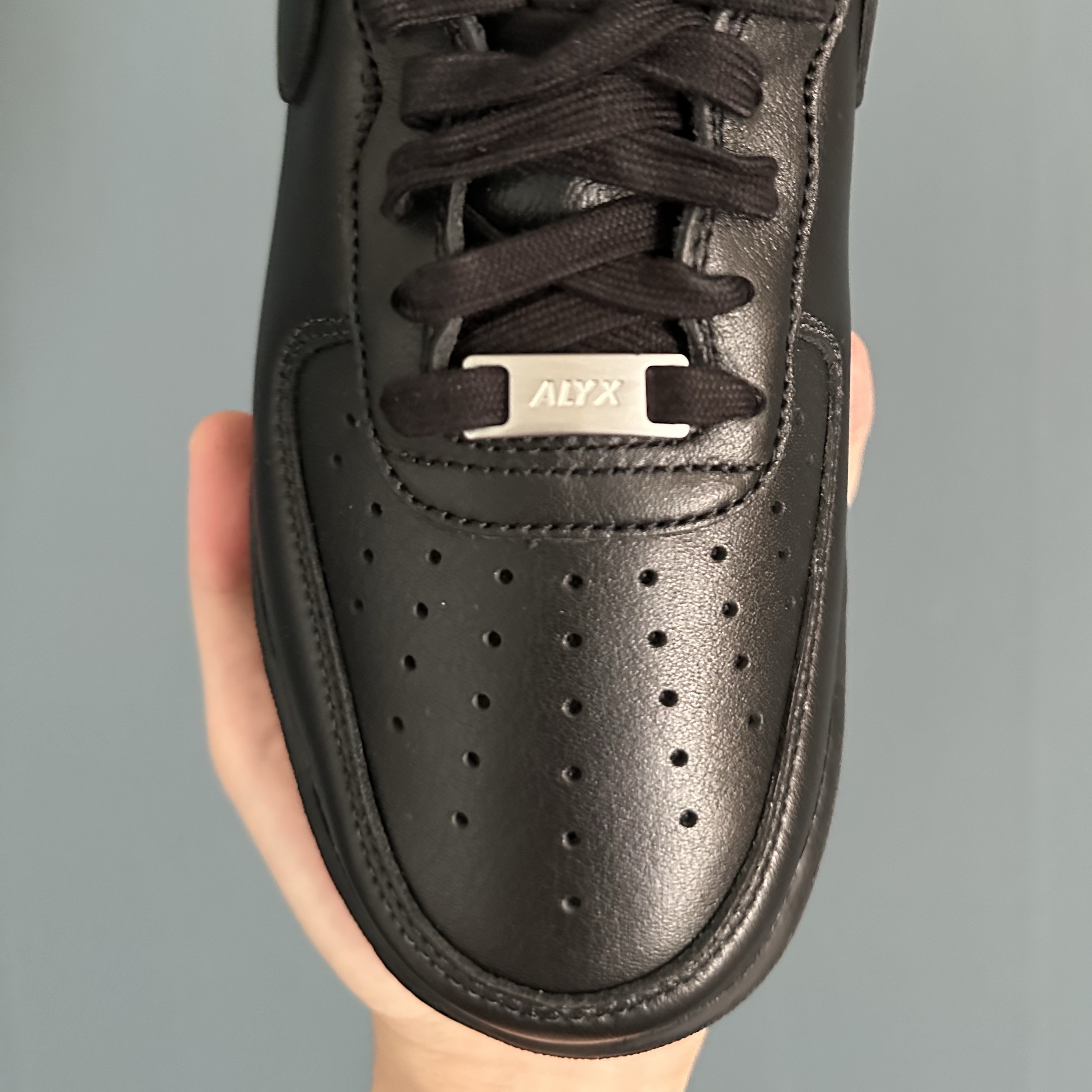 Nike x 1017 Alyx 9SM Air Force 1 Low SP Black 착용 스타일 - 2