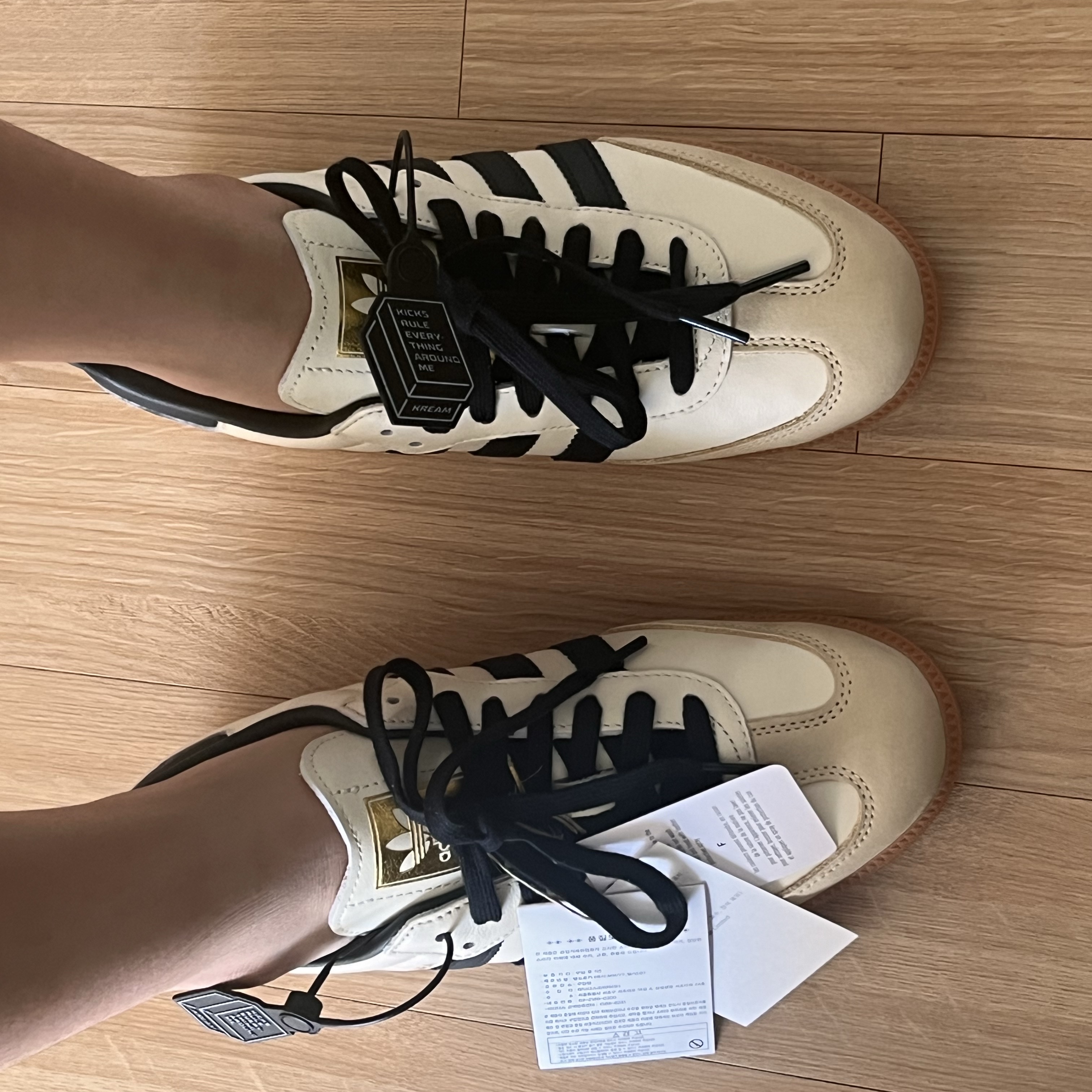 (W) Adidas Samba OG Cream White Core Black 착용 스타일 - 1