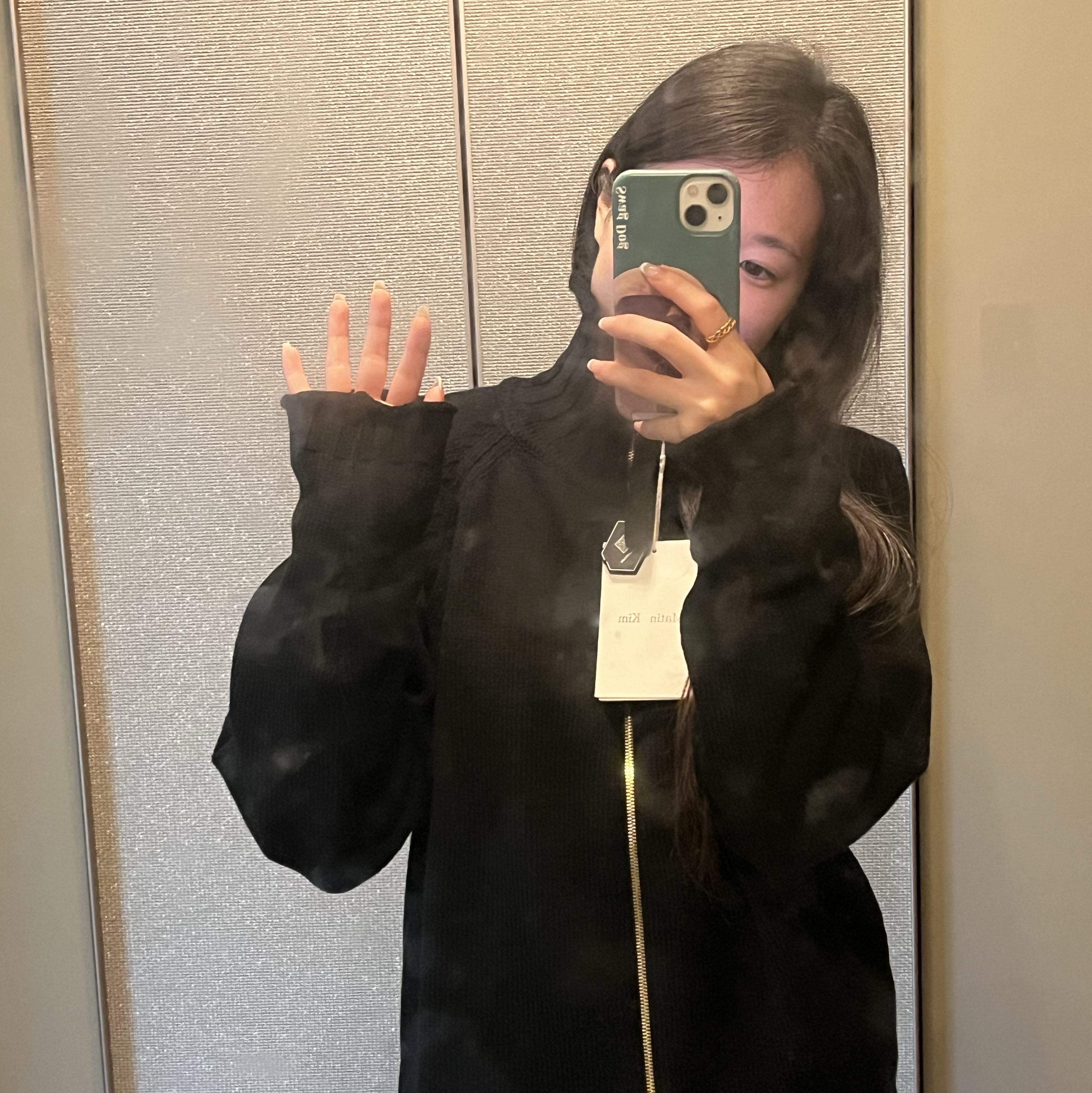 (W) Matin Kim Spell Point Knit Zip Up Black 착용 스타일 - 2