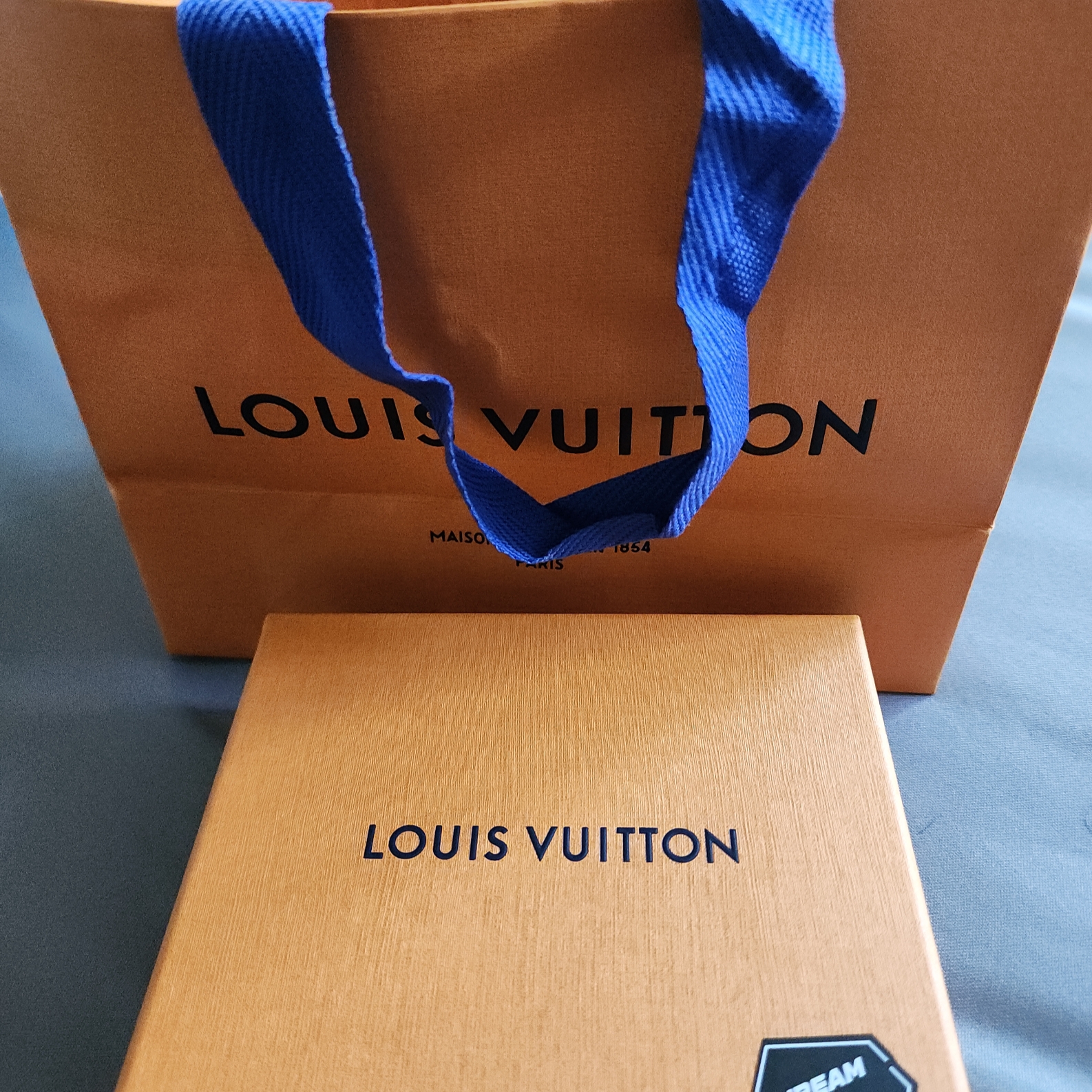 Louis Vuitton Multiple Wallet Monogram Eclipse 착용 스타일 - 3