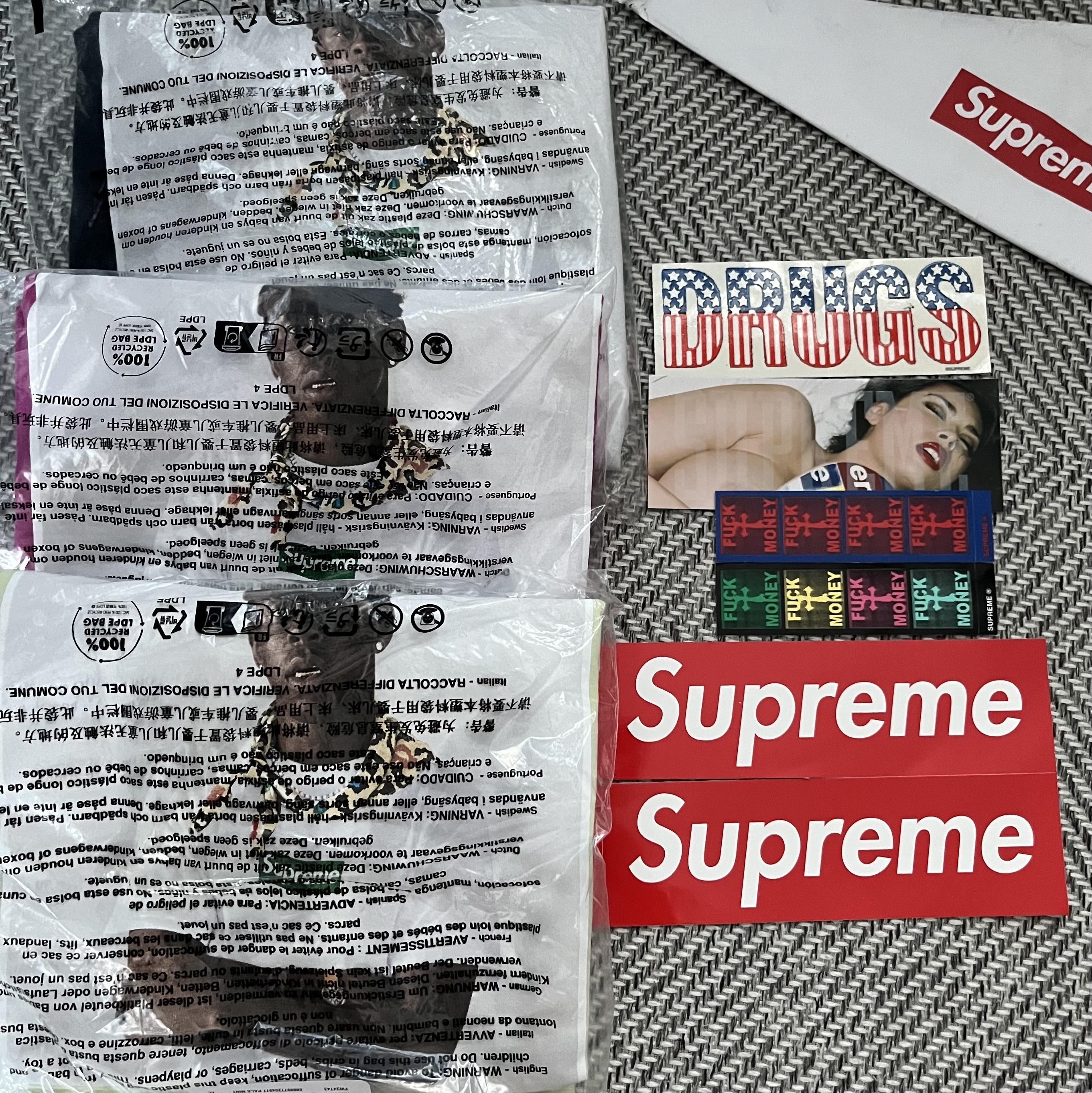 Supreme S Logo Track Jacket Navy - 24FW, Supreme Tyler The Creator T-Shirt Navy - 24FW 착용 스타일 - 4