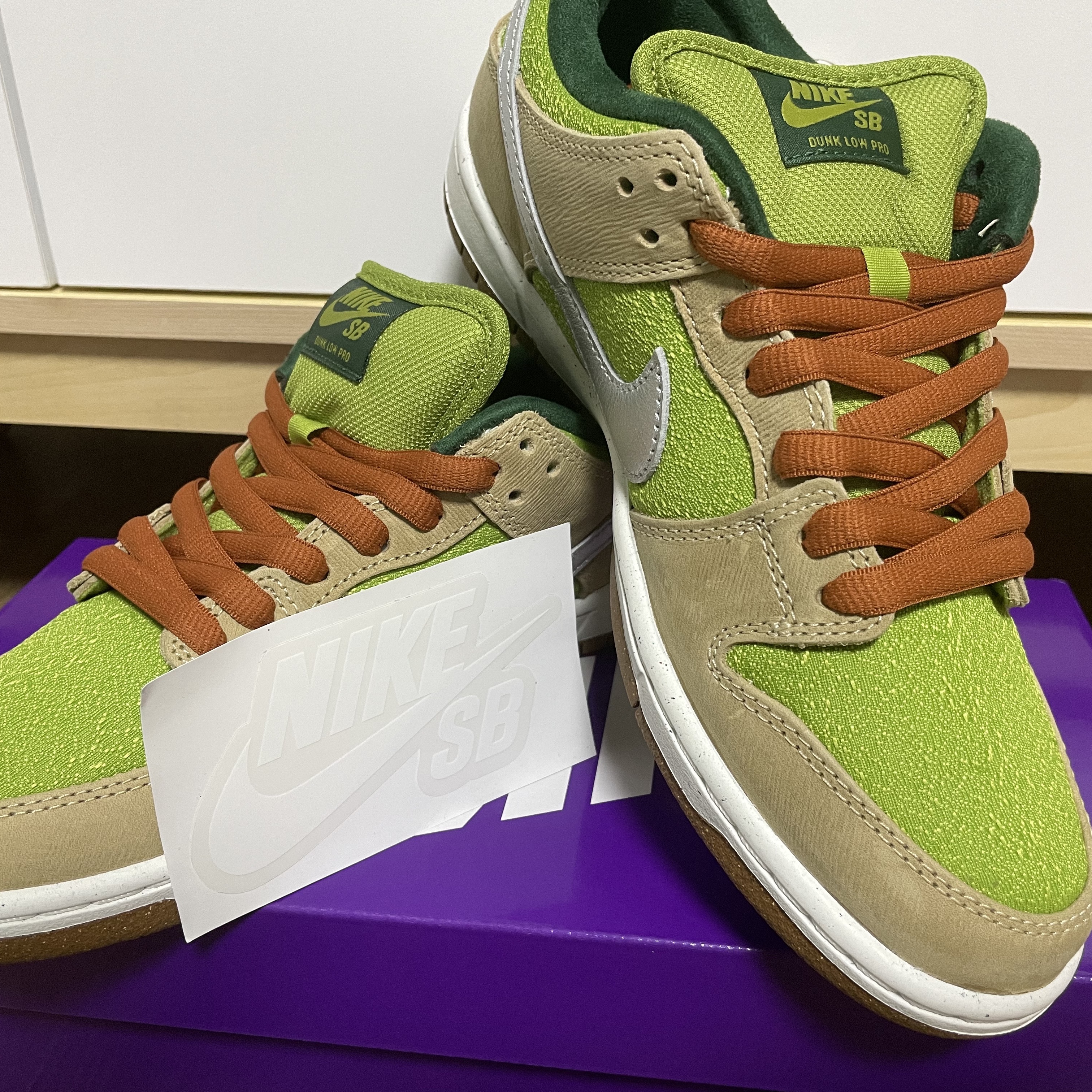 Nike SB Dunk Low Pro Sesame and Pear 착용 스타일 - 1