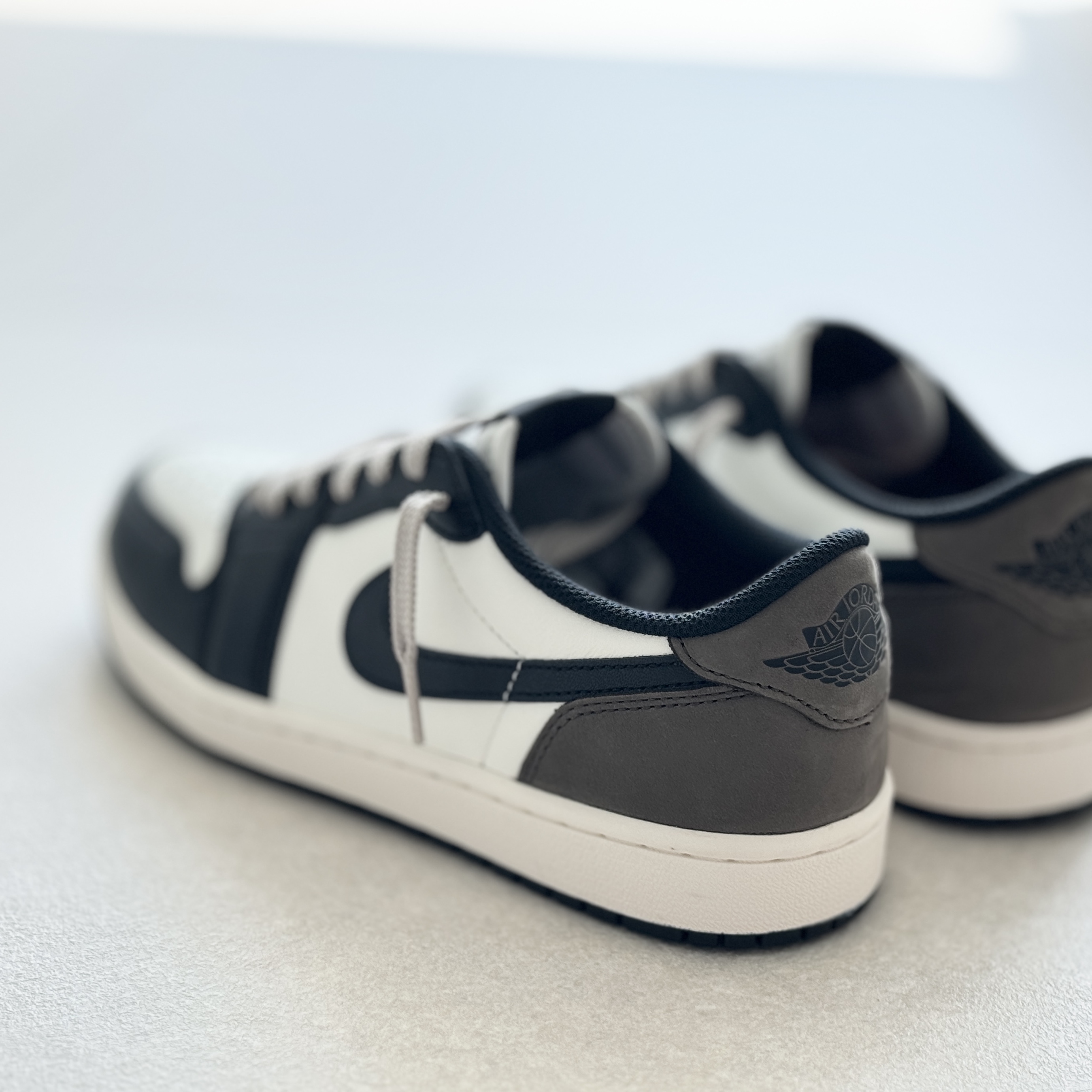 Jordan 1 Retro Low OG Mocha 착용 스타일 - 2