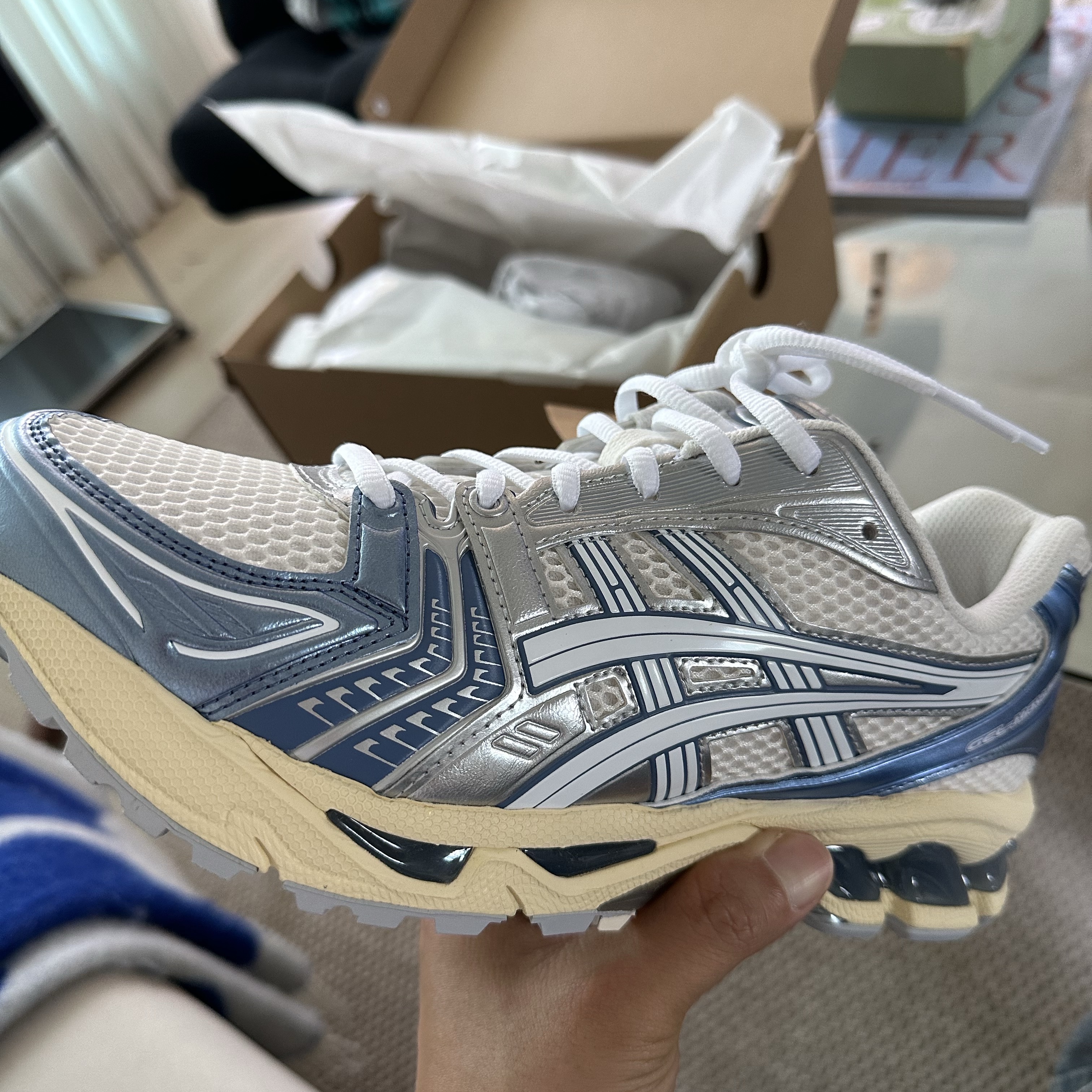 Asics Gel-Kayano 14 Metallic Blue 착용 스타일