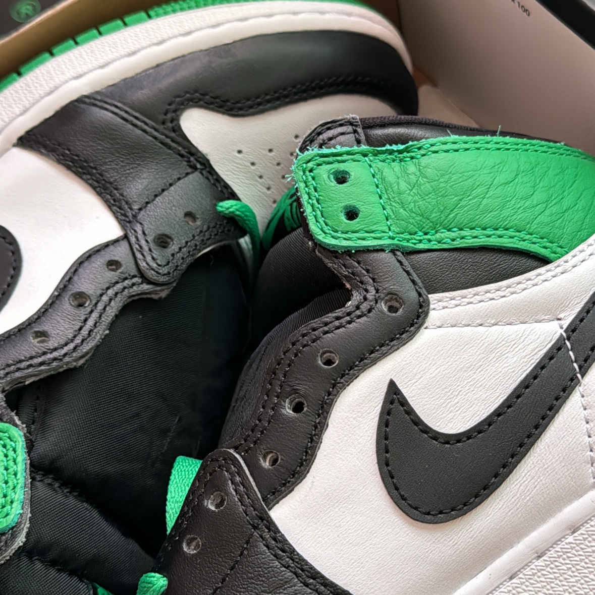 (GS) Jordan 1 Retro High OG Black and Lucky Green 착용 스타일