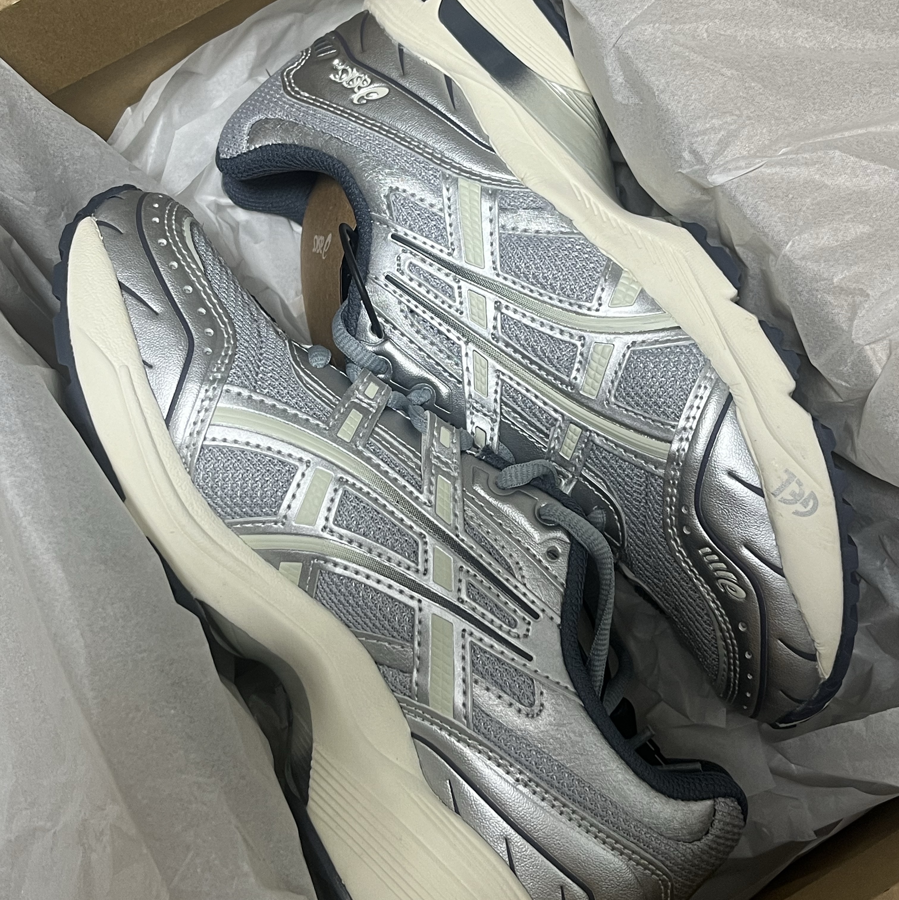 Asics Gel-1090 Piedmont Grey 착용 스타일